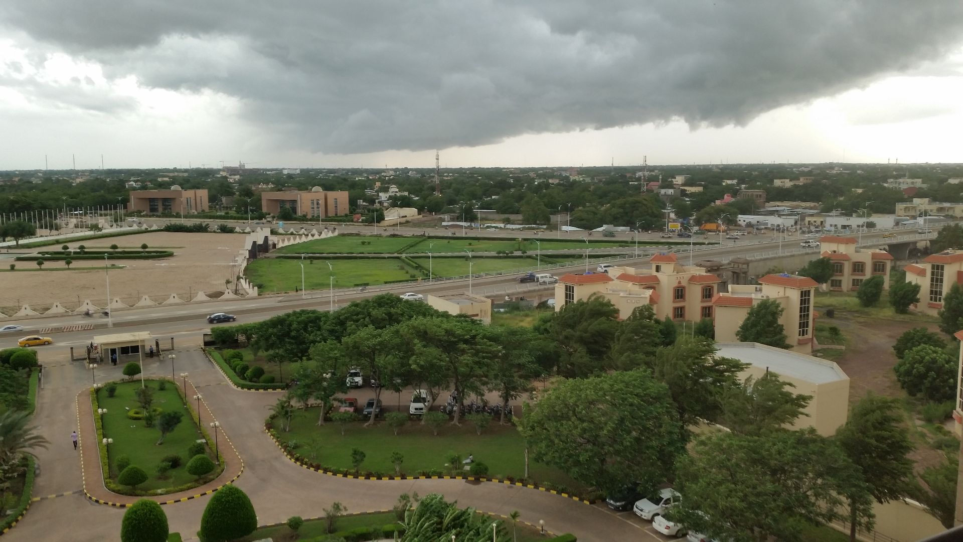 File:Storm clouds over N'Djamena (15386229016).jpg