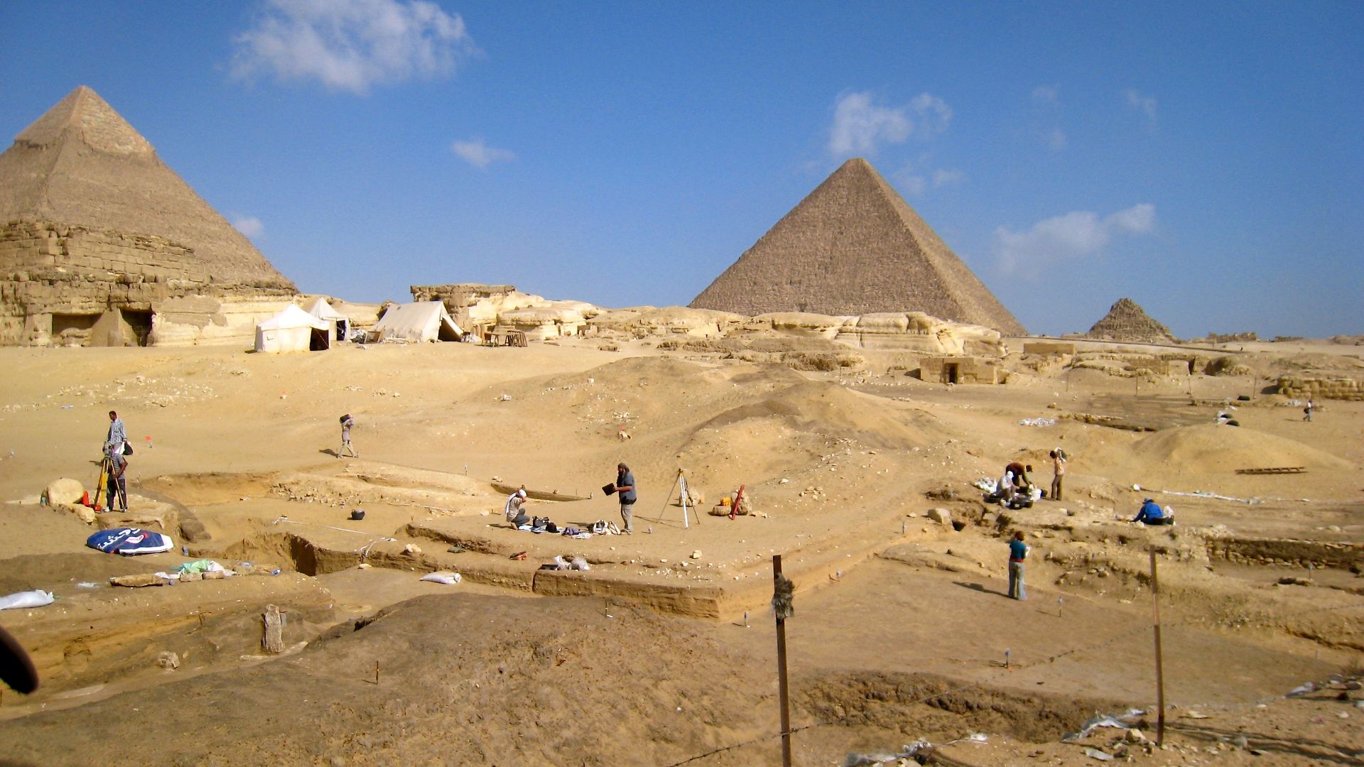 File:Egypt-Archaeologists.jpg