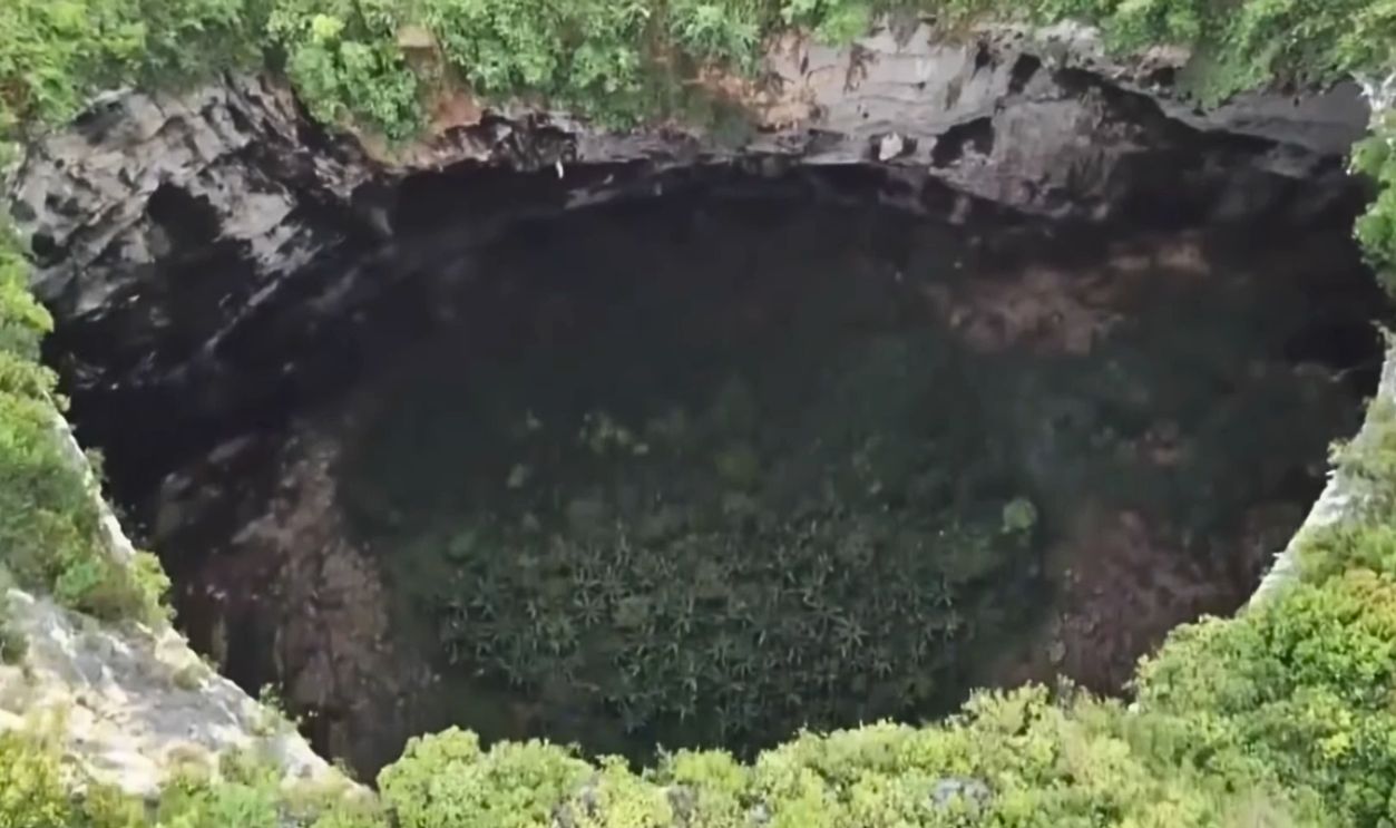 Guangxi Sinkhole,Slide