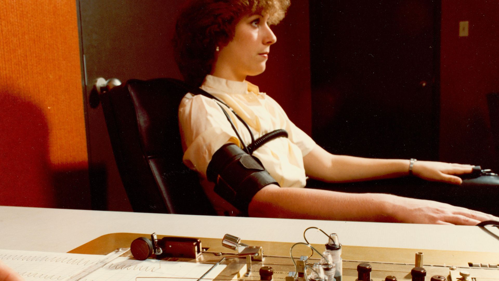 File:Administration of Polygraph.jpg