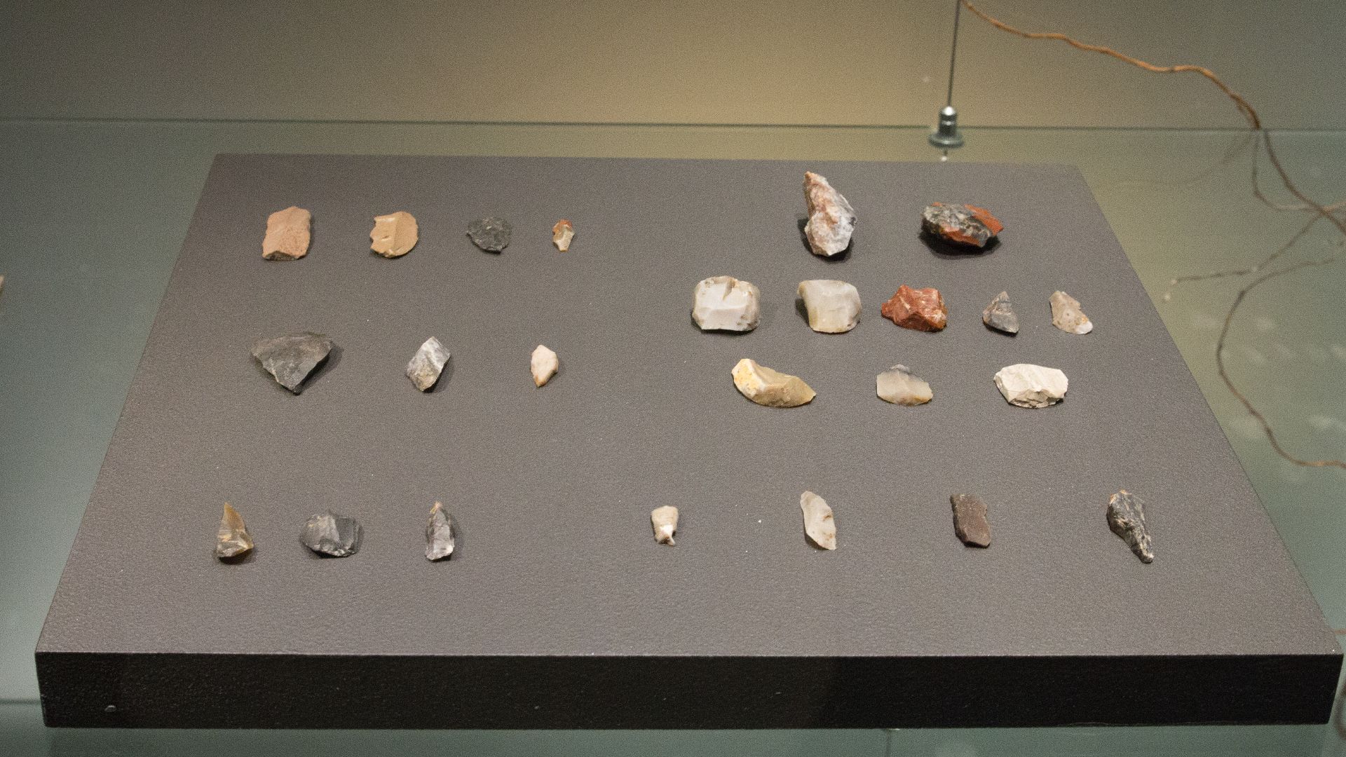 File:Mesolithic microlithic tools, 9600 – 5600 BC, Museum of Western Bohemia, 187667.jpg