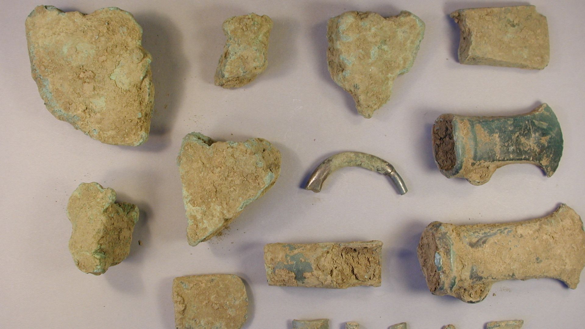 File:Bronze Age hoard (FindID 429926).jpg