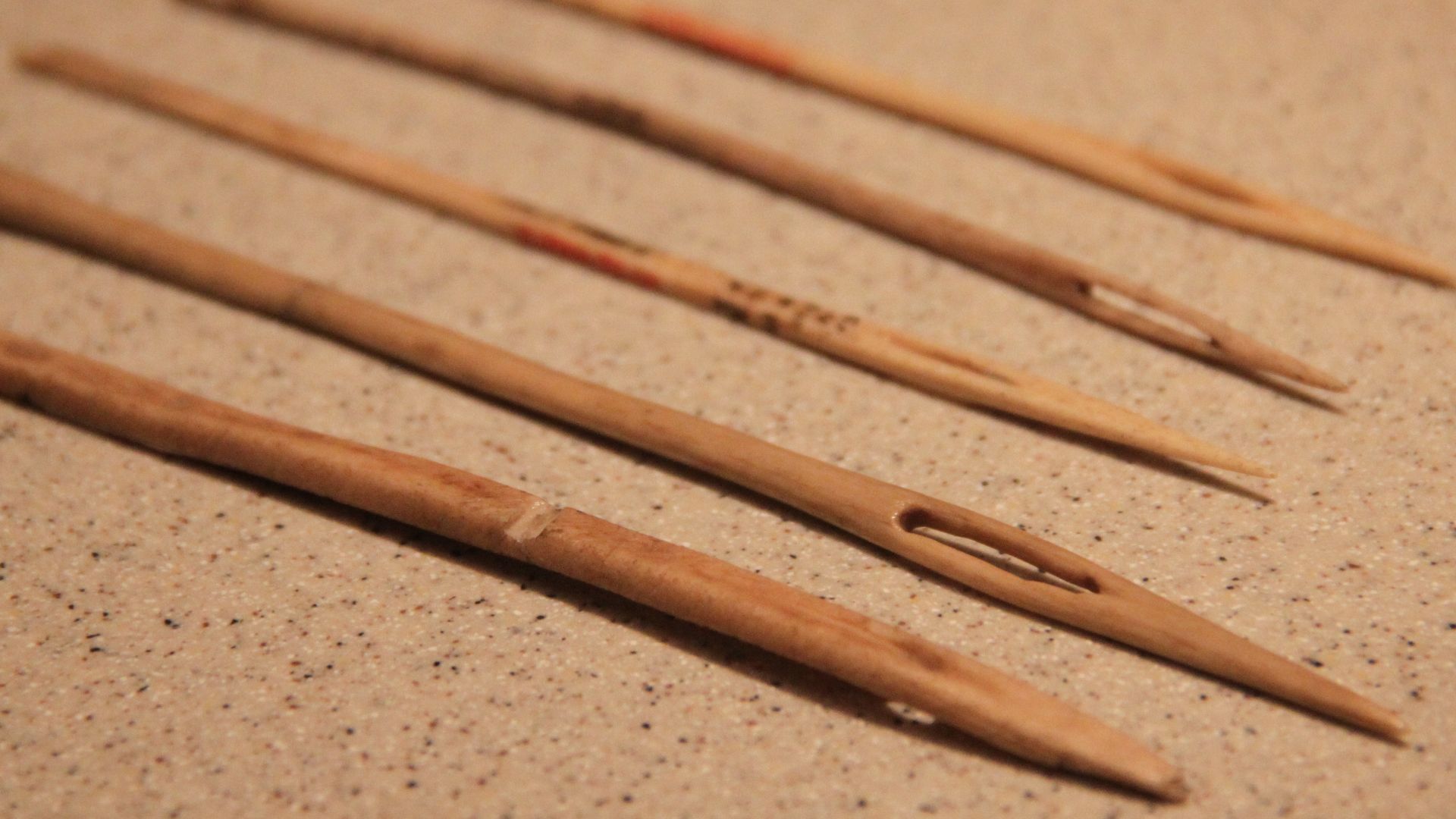 File:Aztec Bone Needles (9755848674).jpg