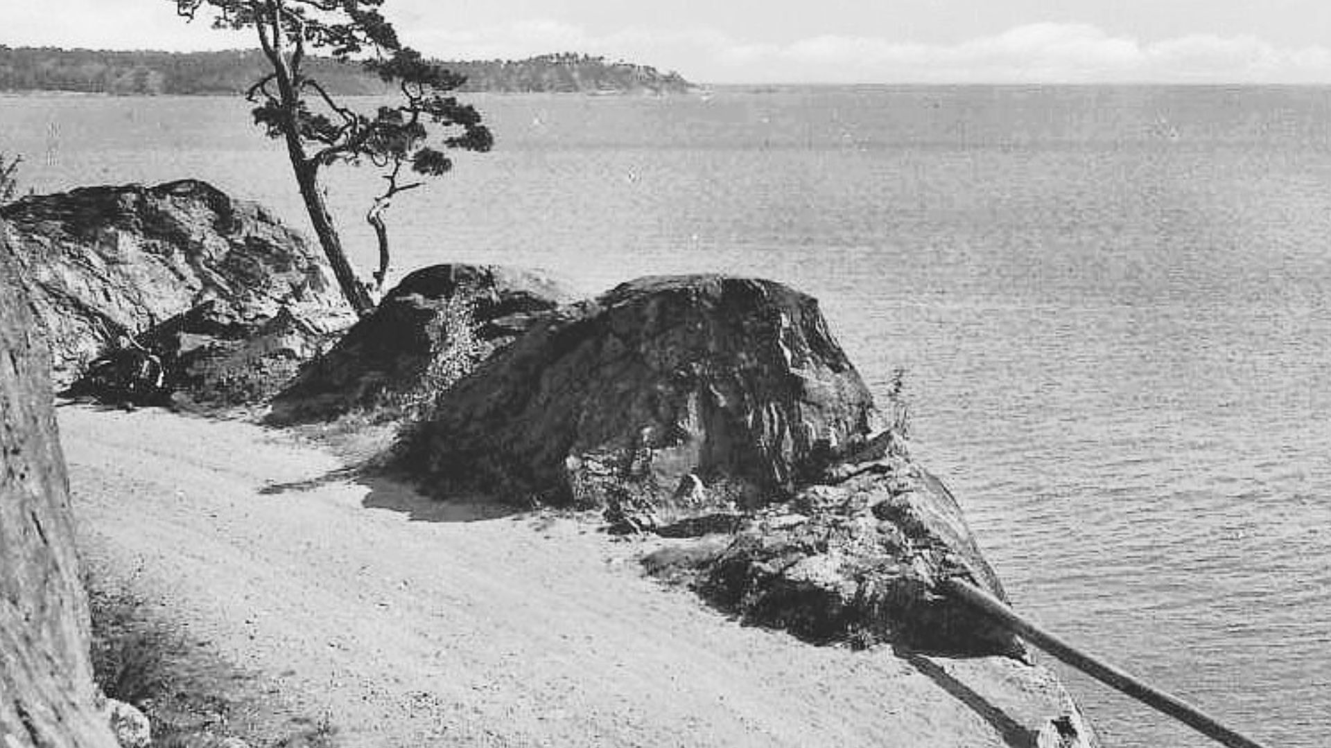 File:Strandvägen, Nynäshamn, äldre vykort.jpg