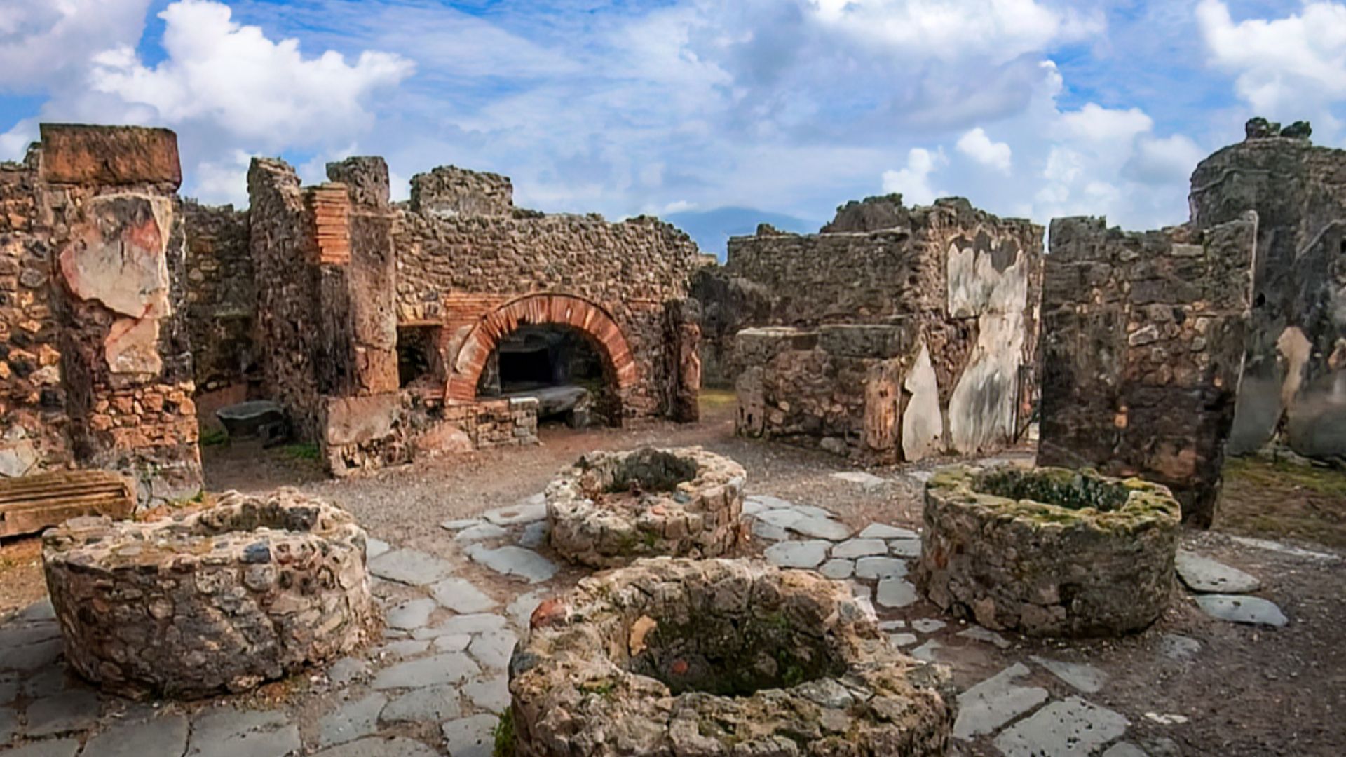 File:Another view of a bakery in Region VIII Pompeii Walk (51813493084).jpg