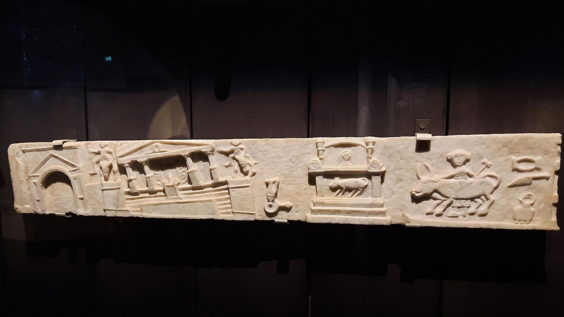 File:The Pompeii Earthquake 03 (51221199888).jpg