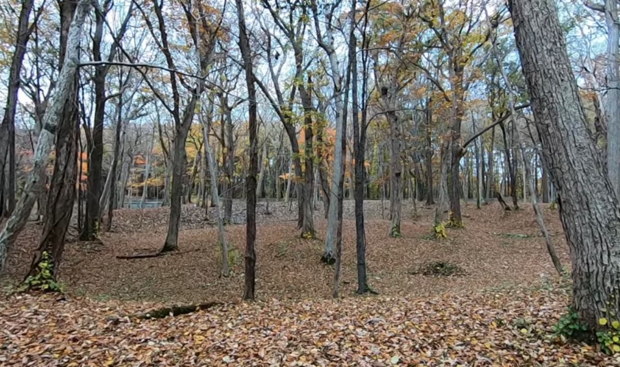 Kiusu: Earthwork Burial Circles