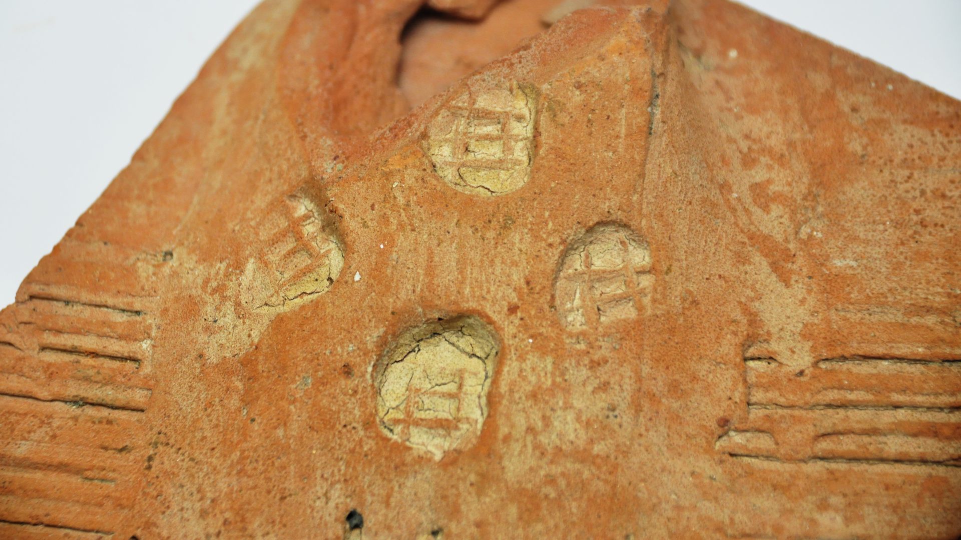 File:Stamps on transportation amphora 1277 year.jpg
