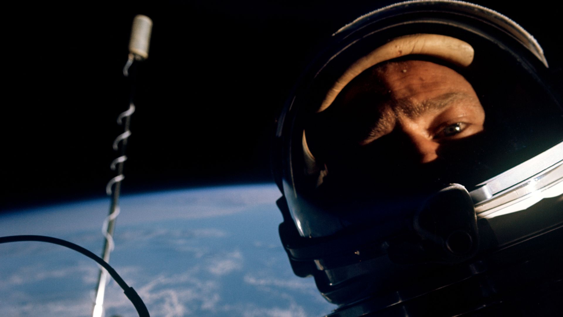 File:Buzz Aldrin self-photograph during Gemini 12 EVA (S66-62926).jpg