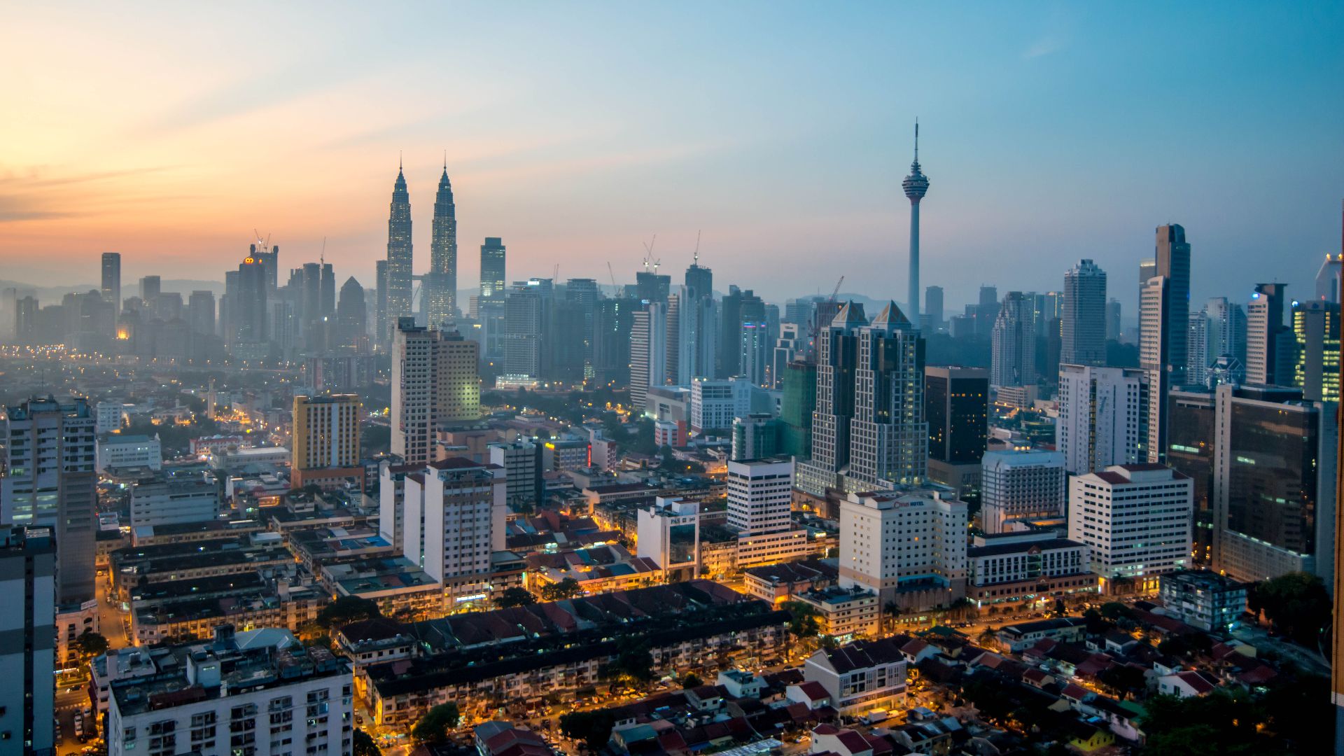 File:Kuala Lumpur at dawn (18794580599).jpg