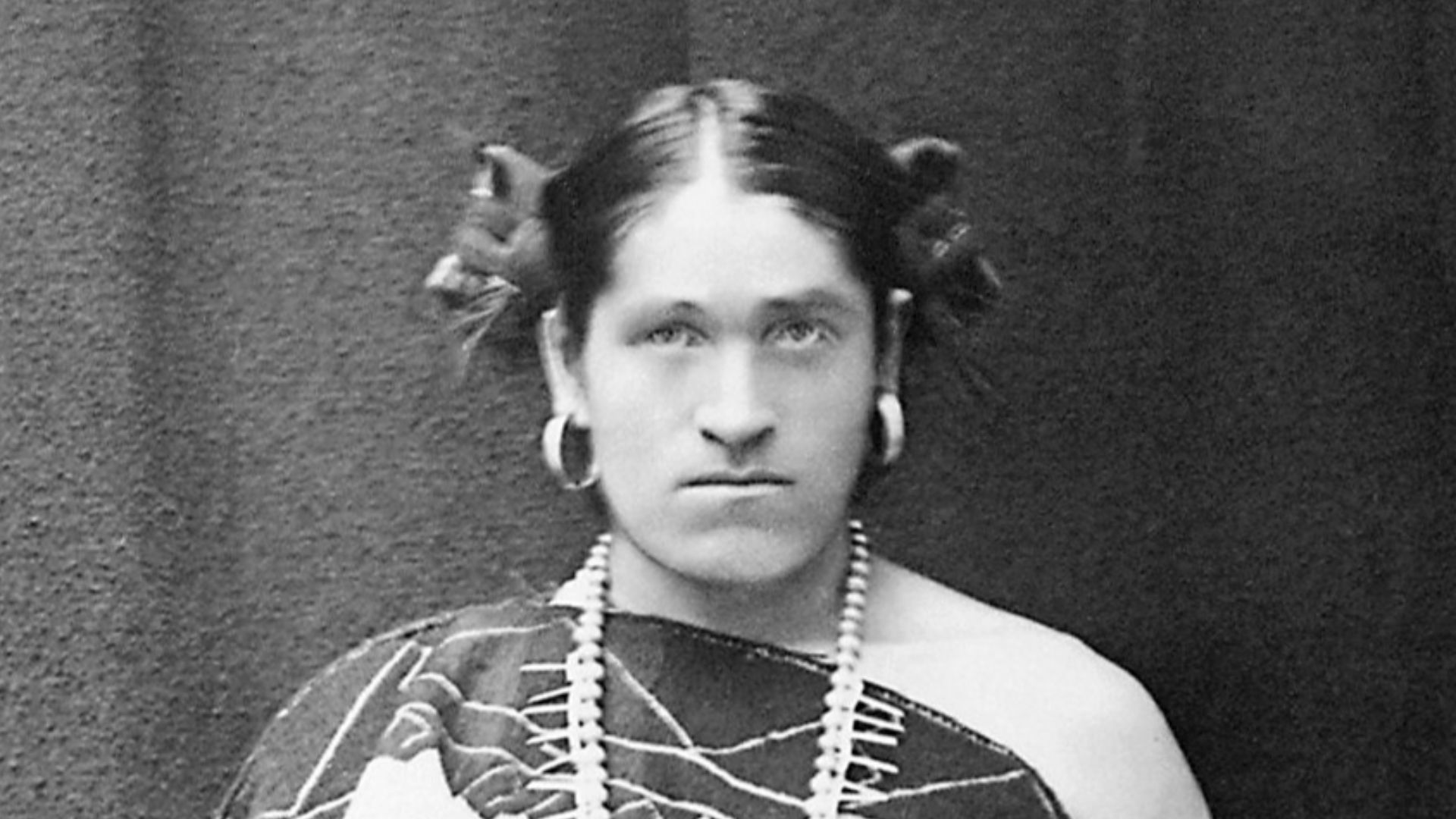 File:We-Wa, a Zuni berdache, full length portrait - NARA -523798 contrast clean.jpg