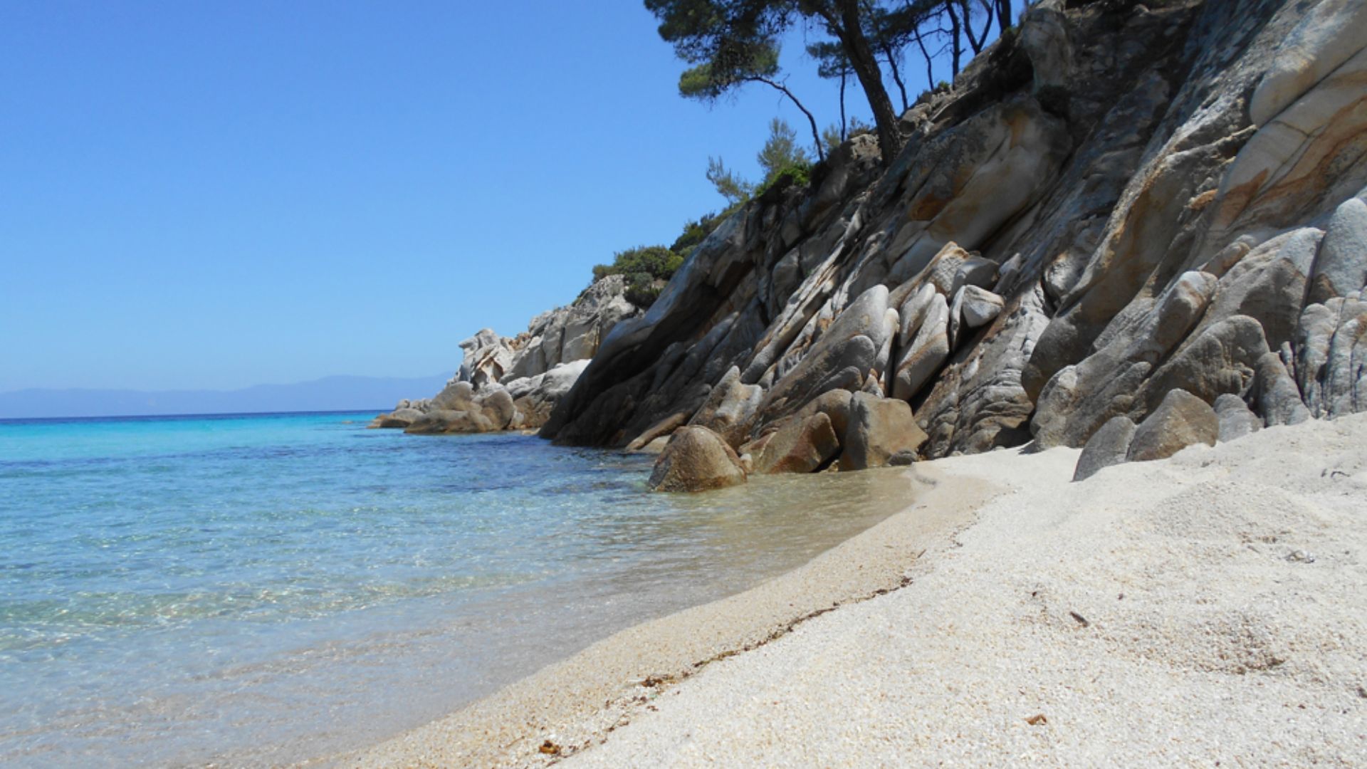 File:Greek beach.jpg