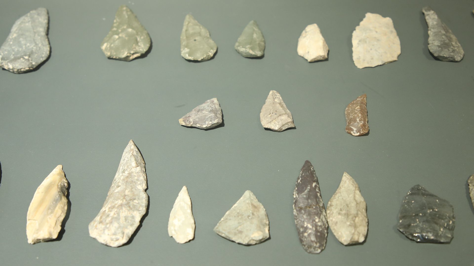 File:Stone tools of Mousterian period3.jpg