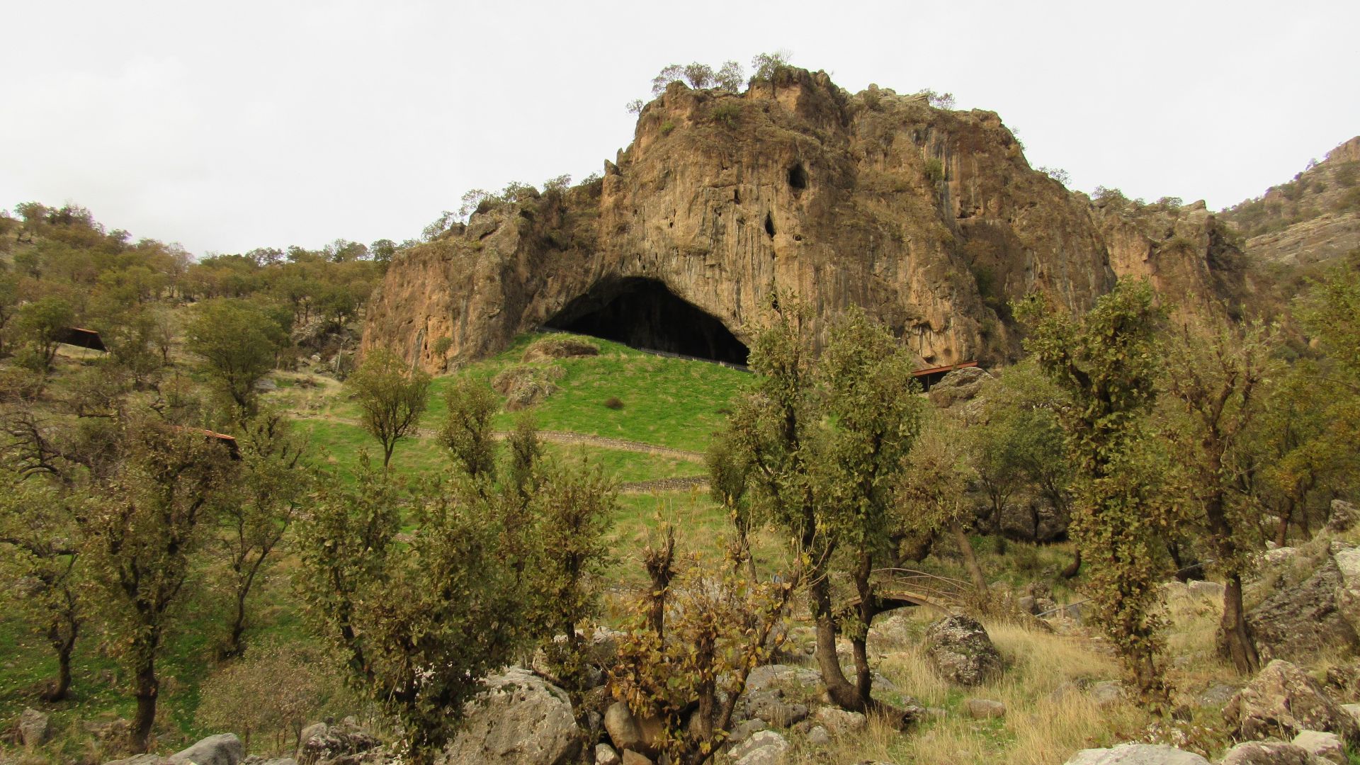File:Shanidar Cave9.jpg