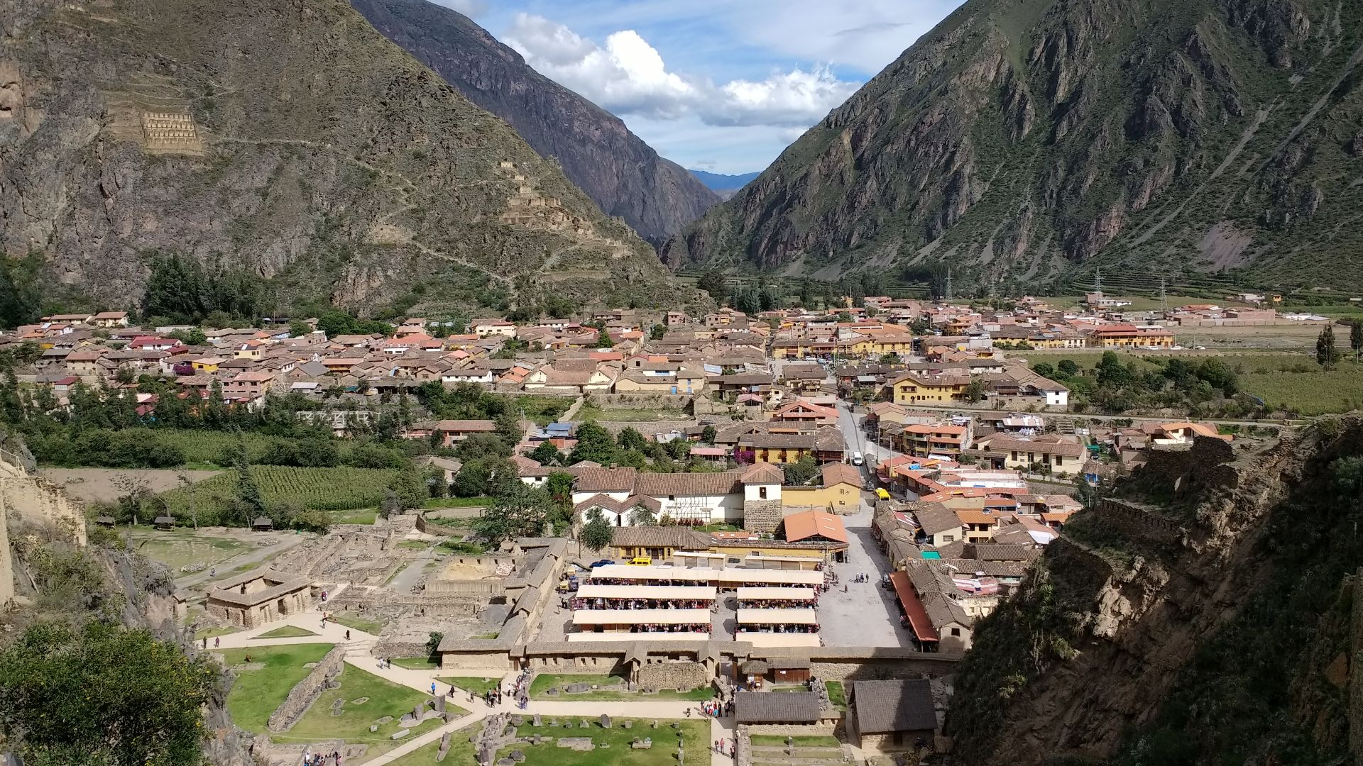File:Town of Ollantaytambo.jpg