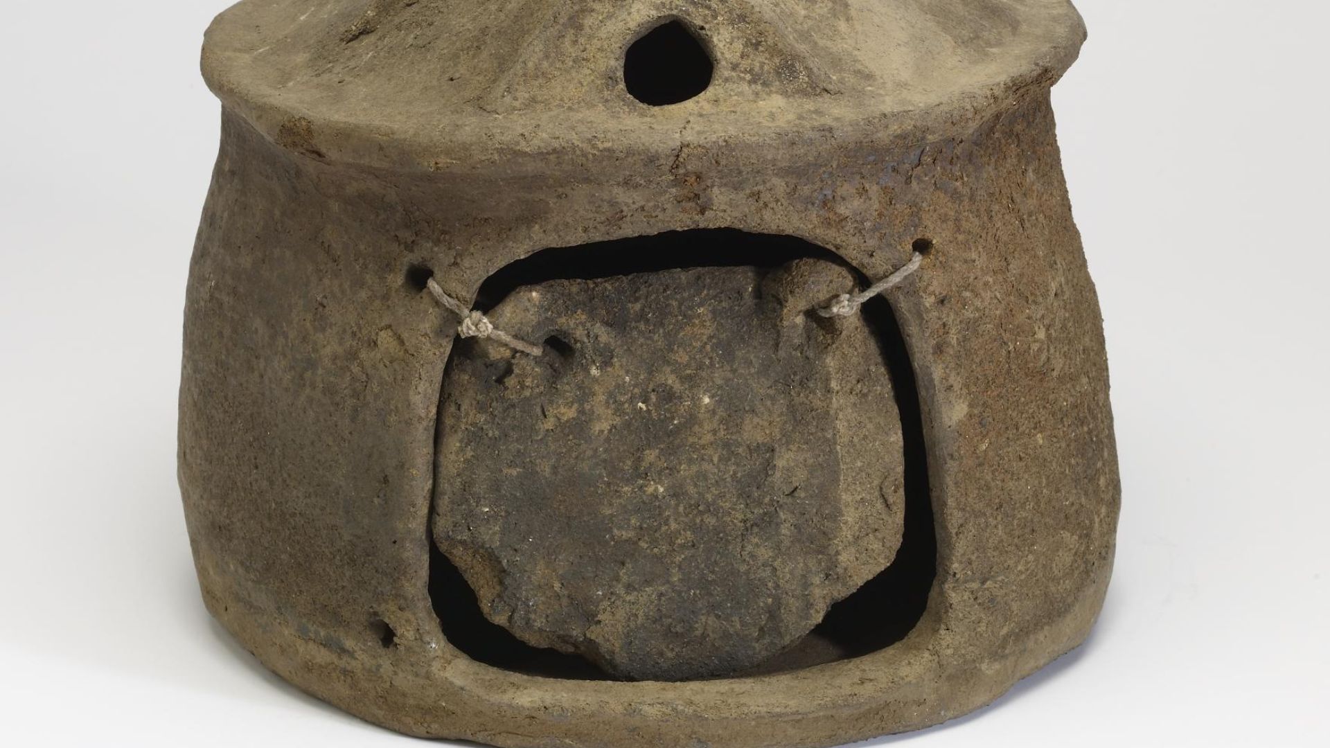 File:Villanovan - Urn in the Shape of a Hut and a Door - Walters 482312.jpg