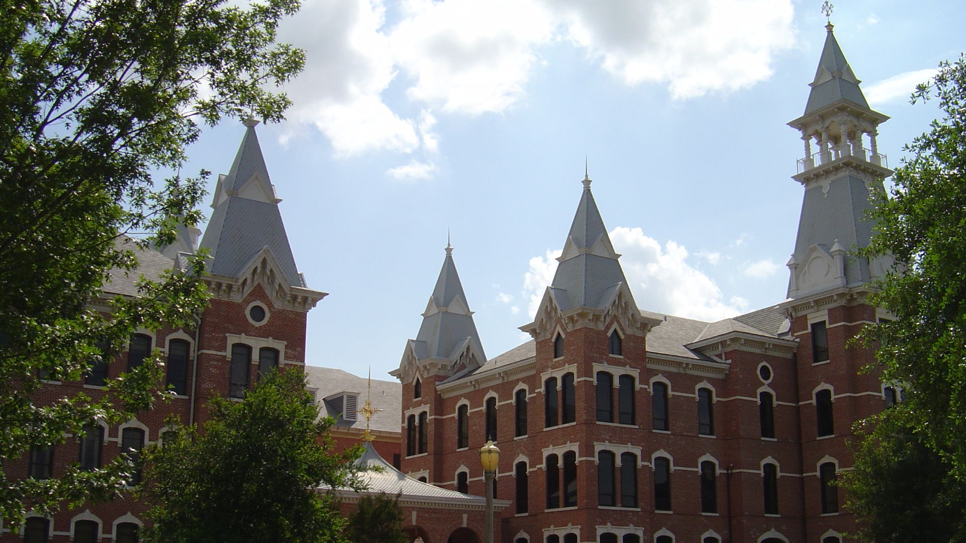 File:Old Main, Baylor University.jpg