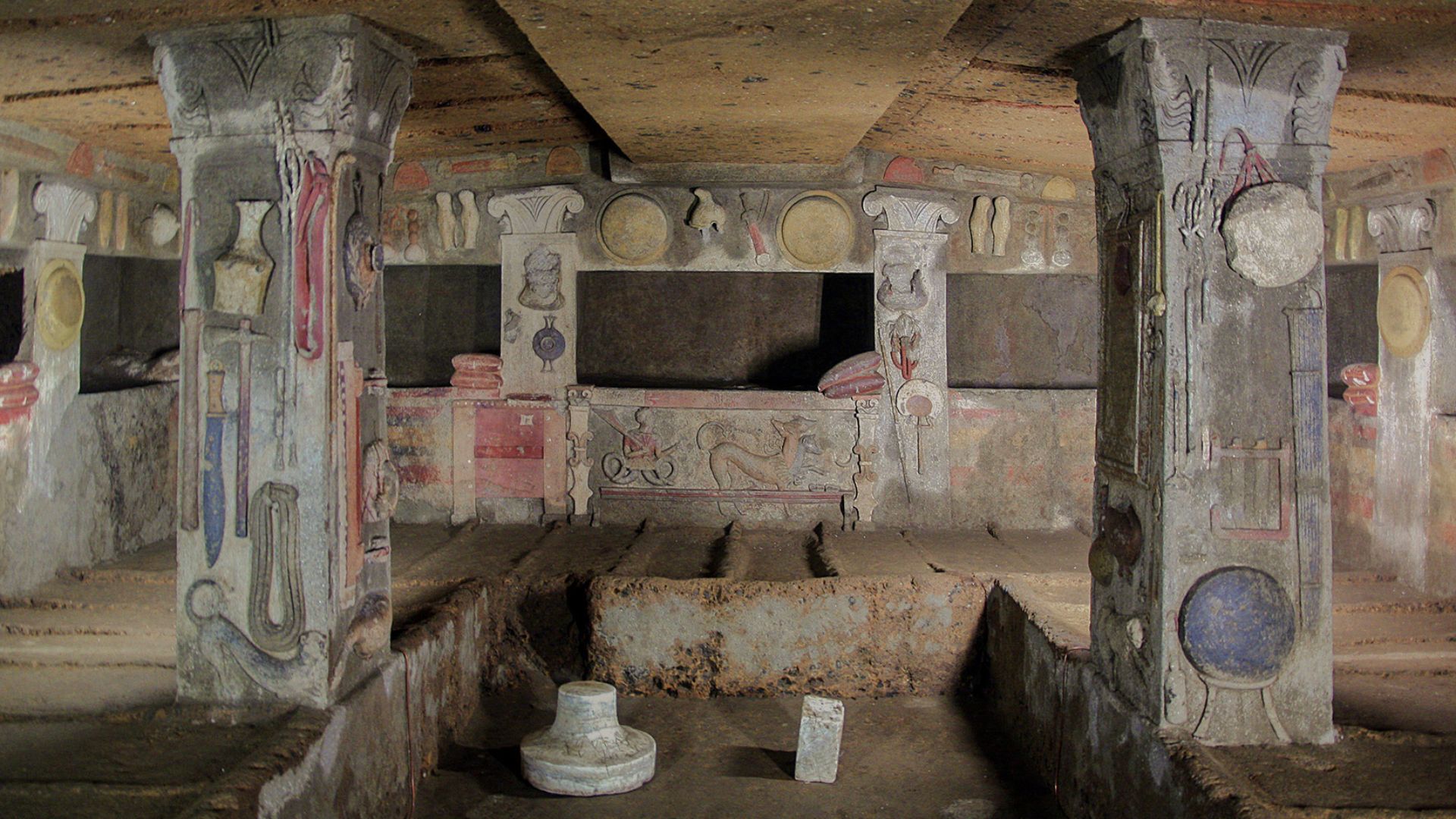 File:Tomba dei Rilievi (Banditaccia).jpg