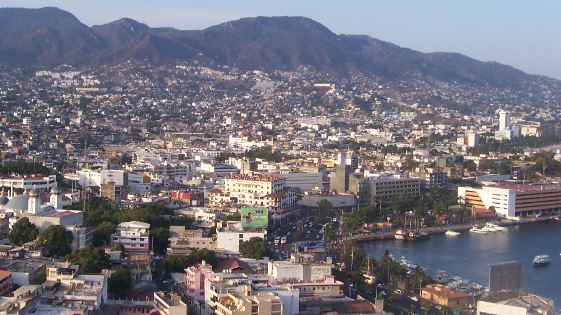 File:Colonia Centro of Acapulco, Mexico.jpg