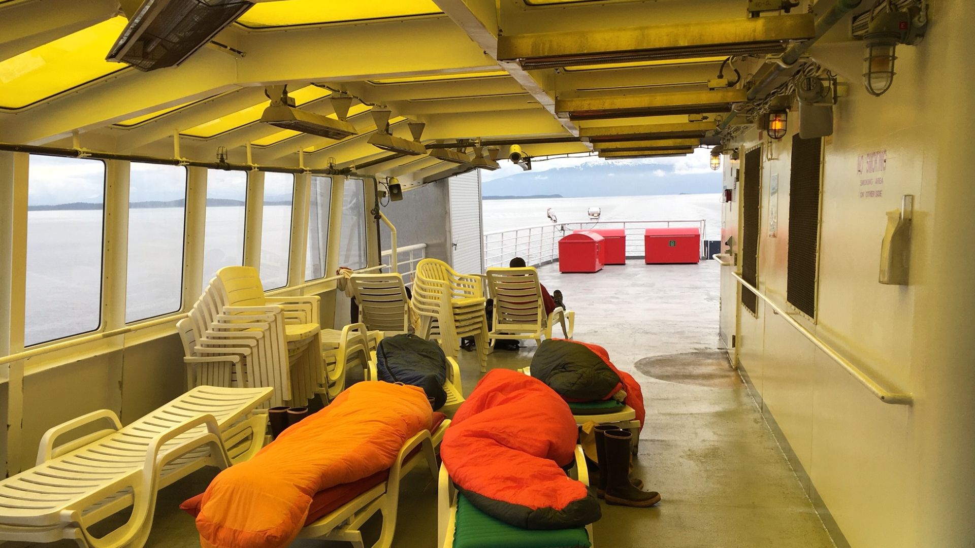 File:Sleeping bags in the solarium (7defd5cc-1dd8-b71b-0b3e-153d43a1cf9e).JPG