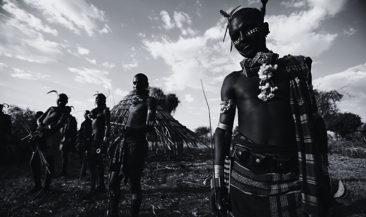 Gettyimages - 111848233, Tribes of the Omo Valley DILABYNO, OMO VALLEY, ETHIOPIA, DECEMBER 2007: Images of the Beshadar people, closely related to the Hamar tribe, in a traditional bull-jumping ceremony on December 14, 2007 in the Omo Valley, South West Ethiopia. The bull-jumping ceremony is one of the most important in a man's life, and once completed allows him to take a wife and marry. 