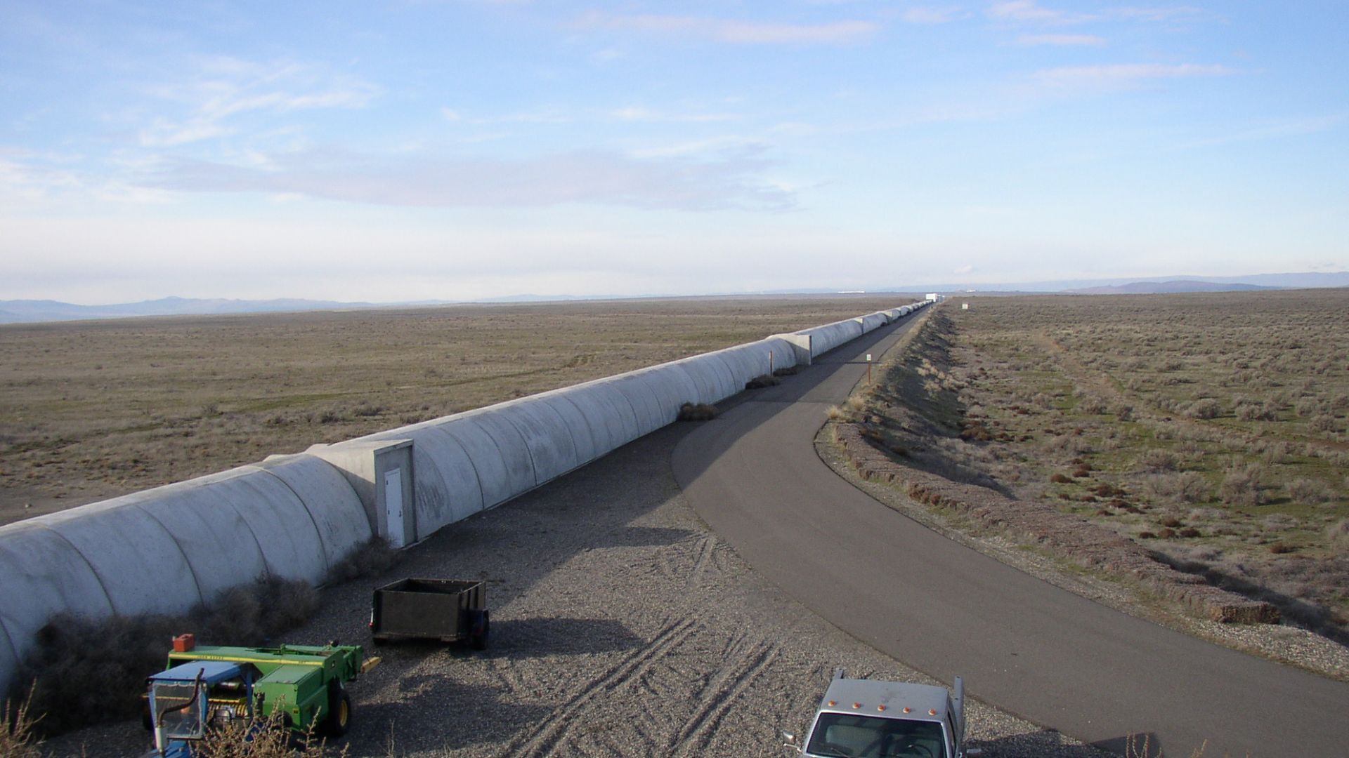 File:Northern leg of LIGO interferometer on Hanford Reservation.JPG