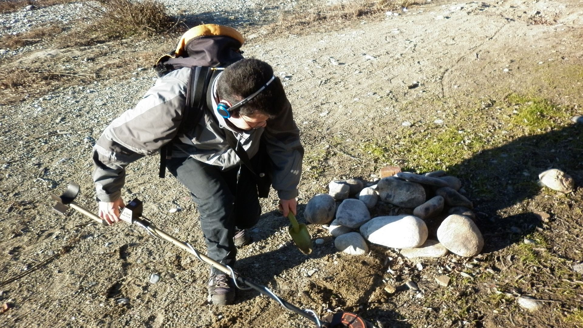 File:Ricerca metal detector gfr.jpg