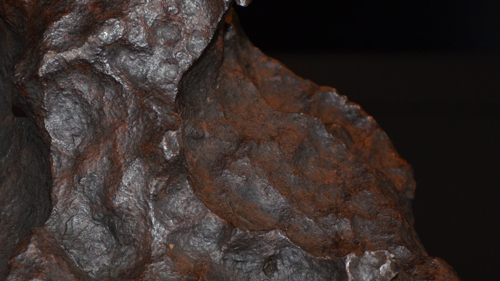 File:Gibeon meteorite, National Maritime Museum2.jpg