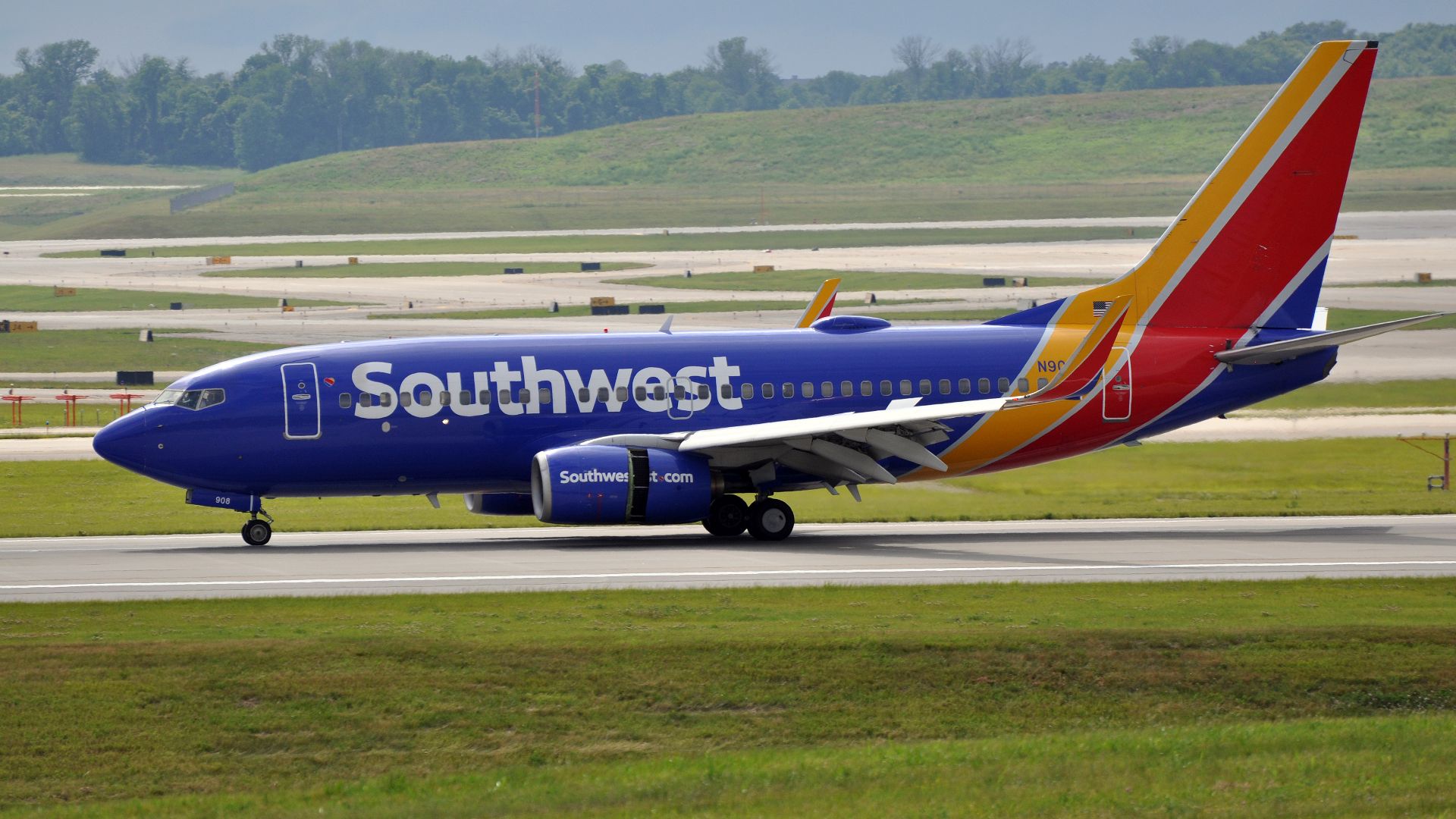 File:N908WN CVG (29244931277).jpg