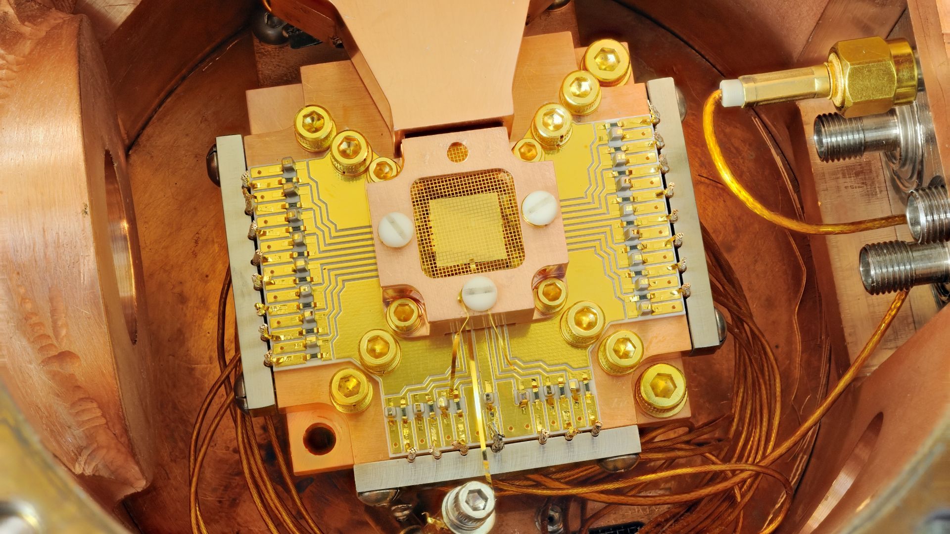 File:Quantum Computing; Ion Trapping (5941055642).jpg