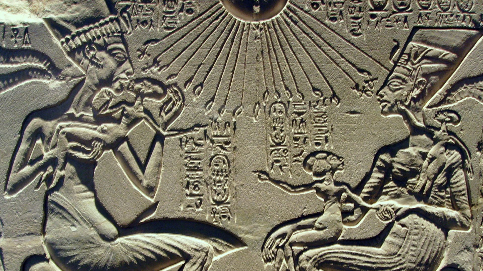File:Akhenaten, Nefertiti and their children.jpg