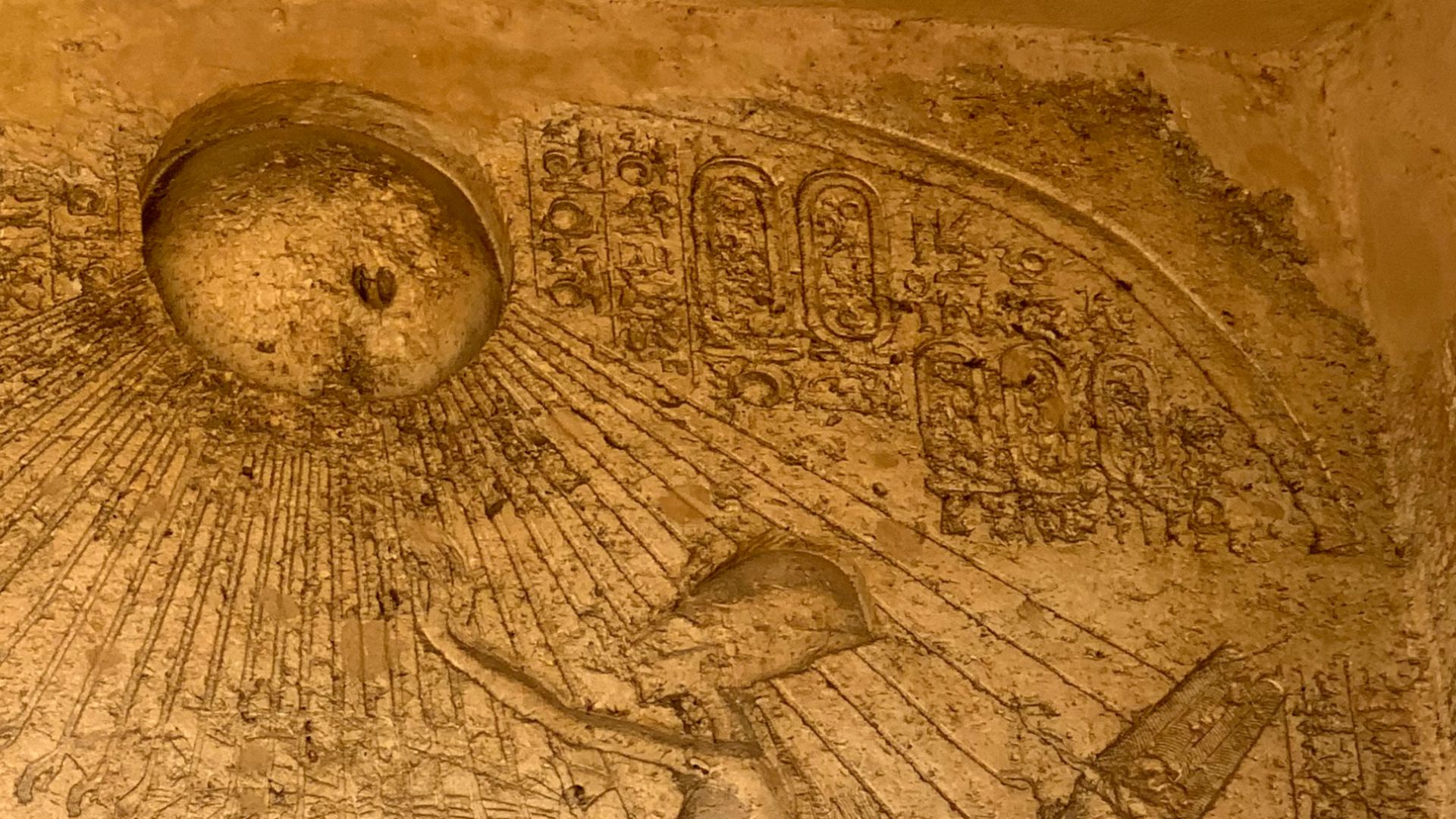 File:Akhenaten and the his family worshipping the Aten.jpg