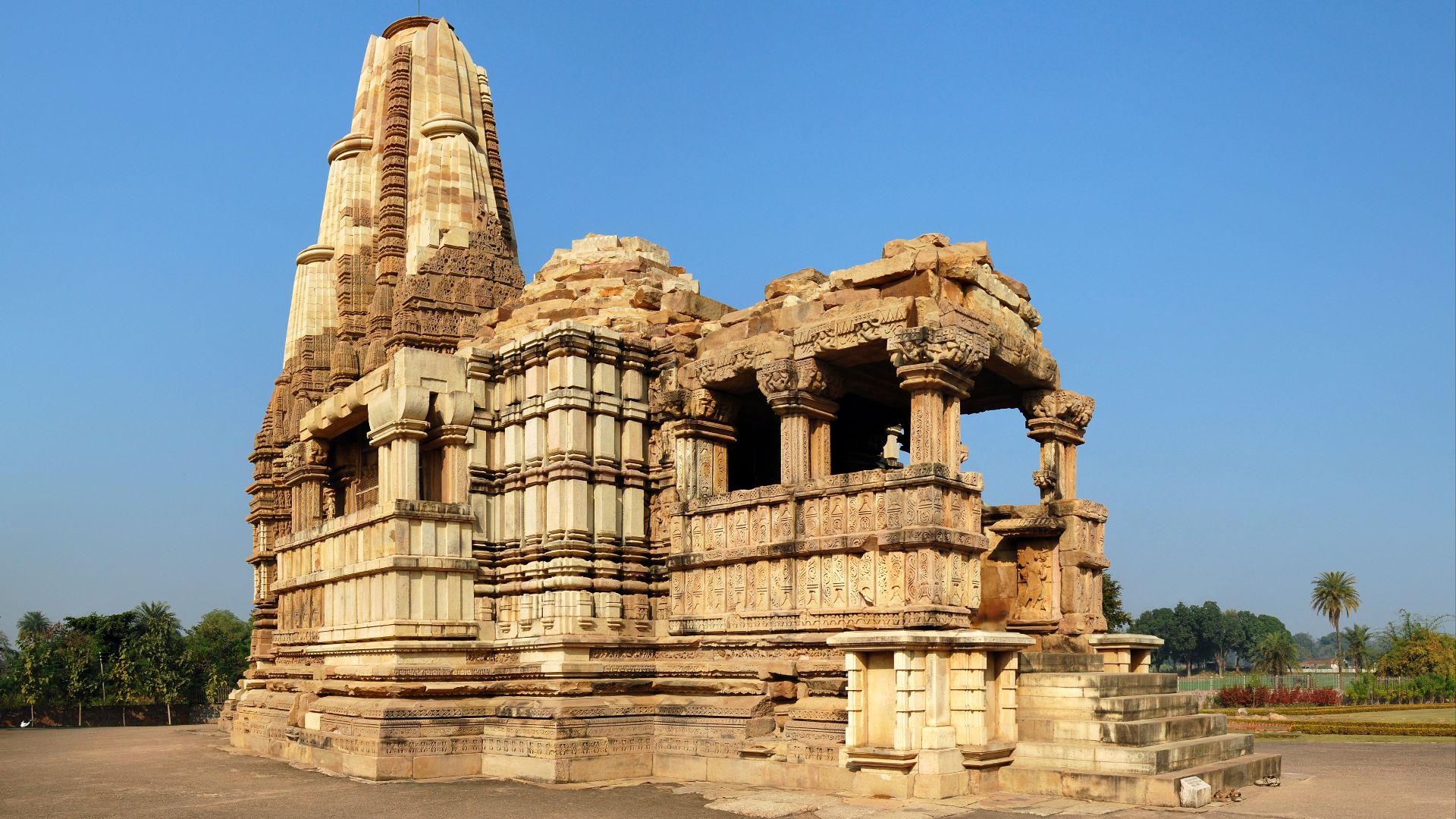 File:Khajuraho temples India.jpg