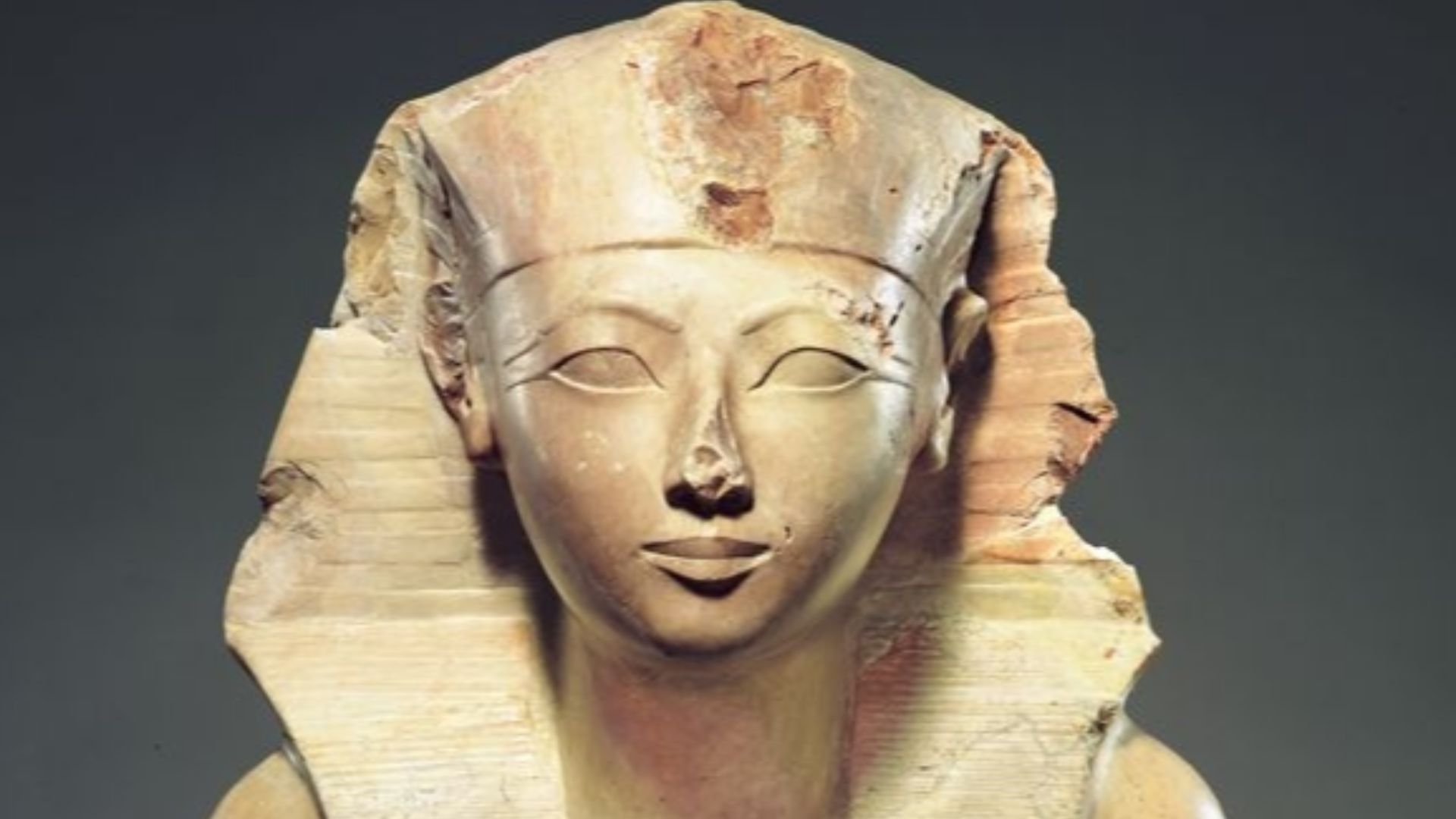 File:Seated Statue of Hatshepsut MET Hatshepsut2012.jpg
