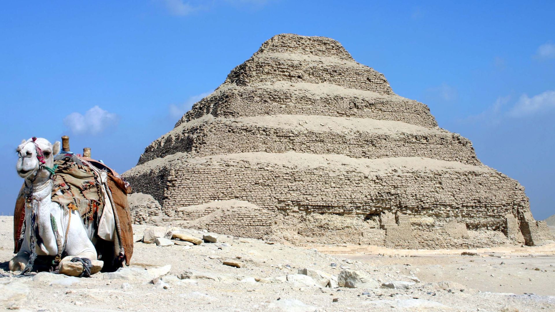 File:Saqqara pyramid ver 2.jpg