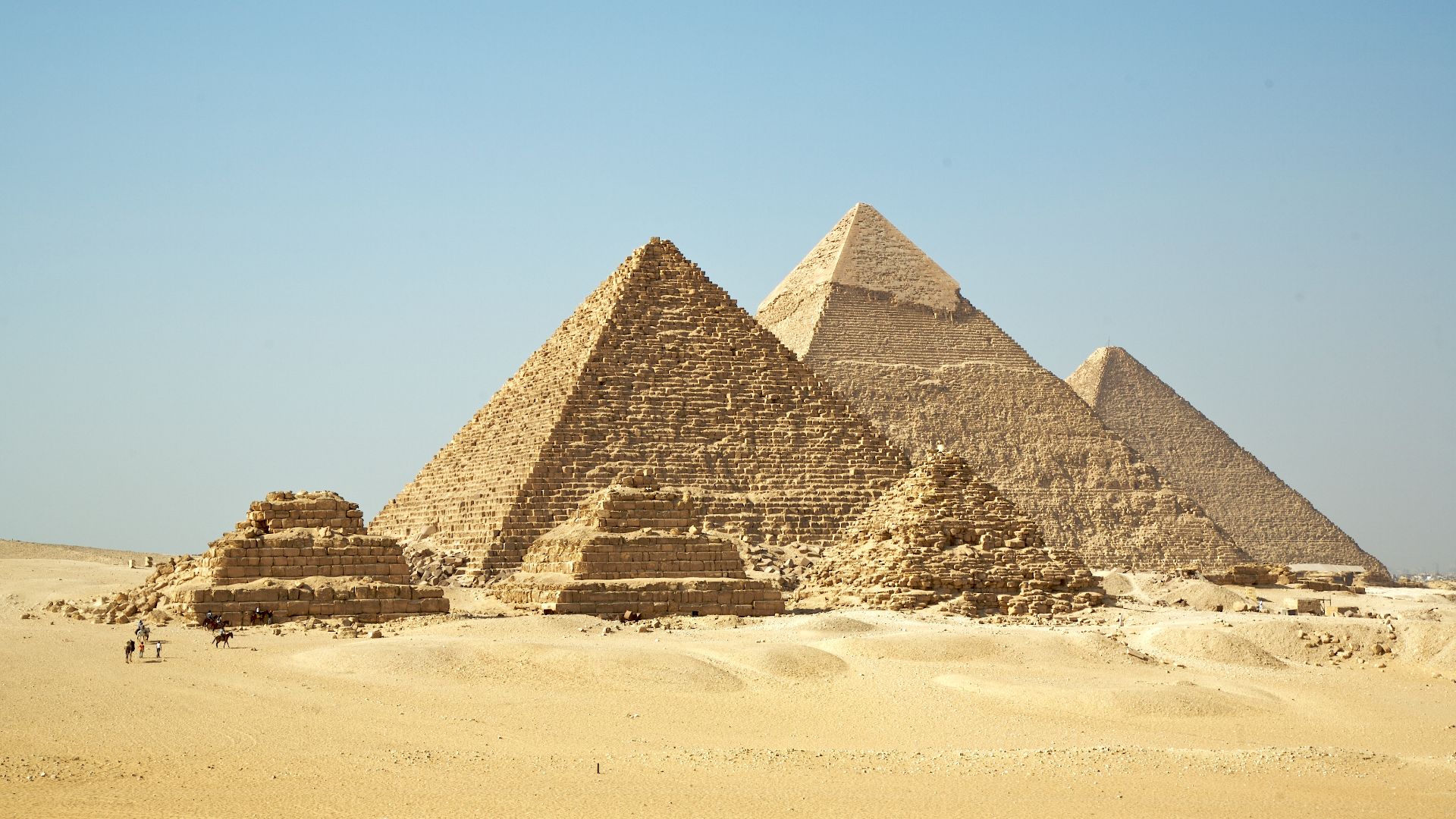 File:Pyramids at Gizah.jpg