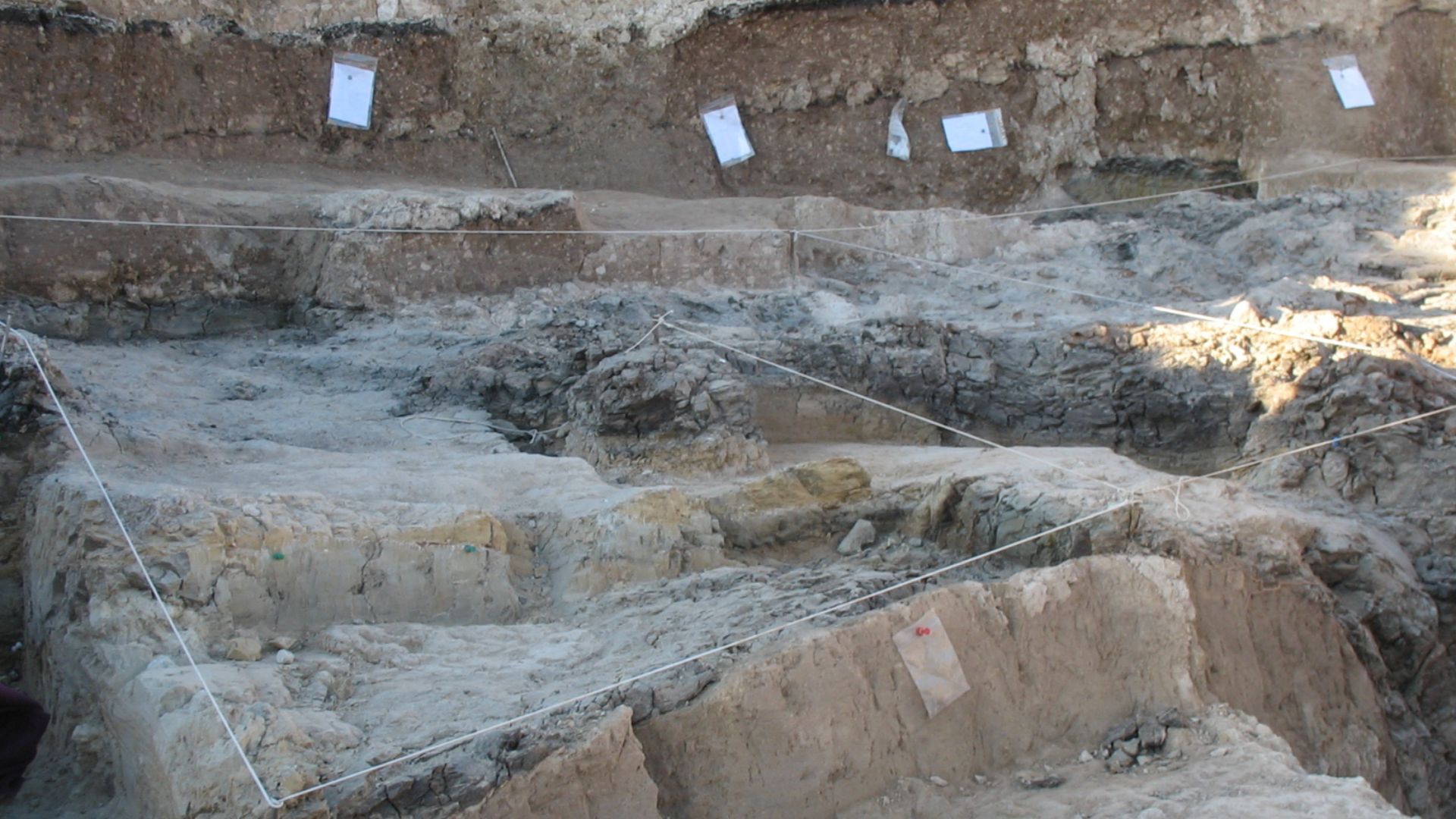 File:Baza-1 fossil site - Baza, Granada, Spain 02.jpg