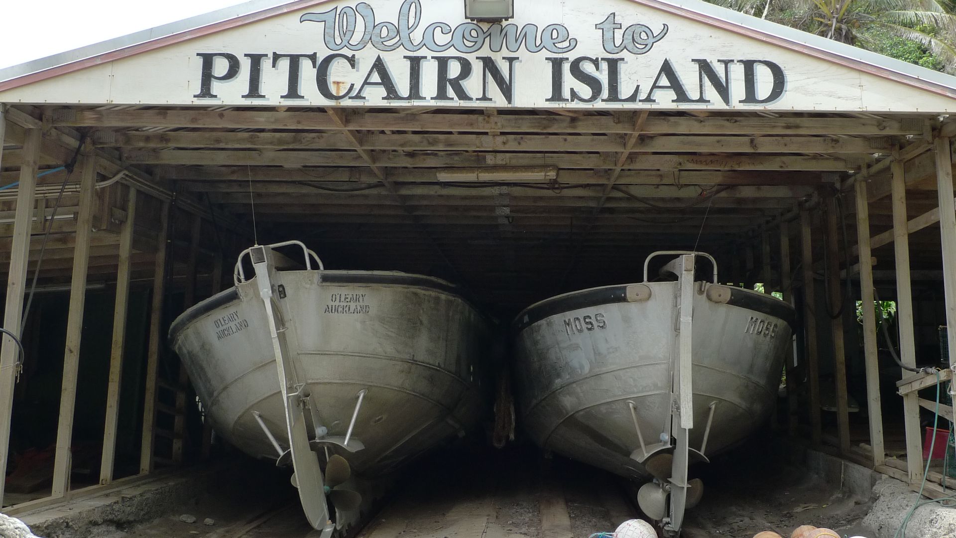 File:2 Long Boats - panoramio.jpg