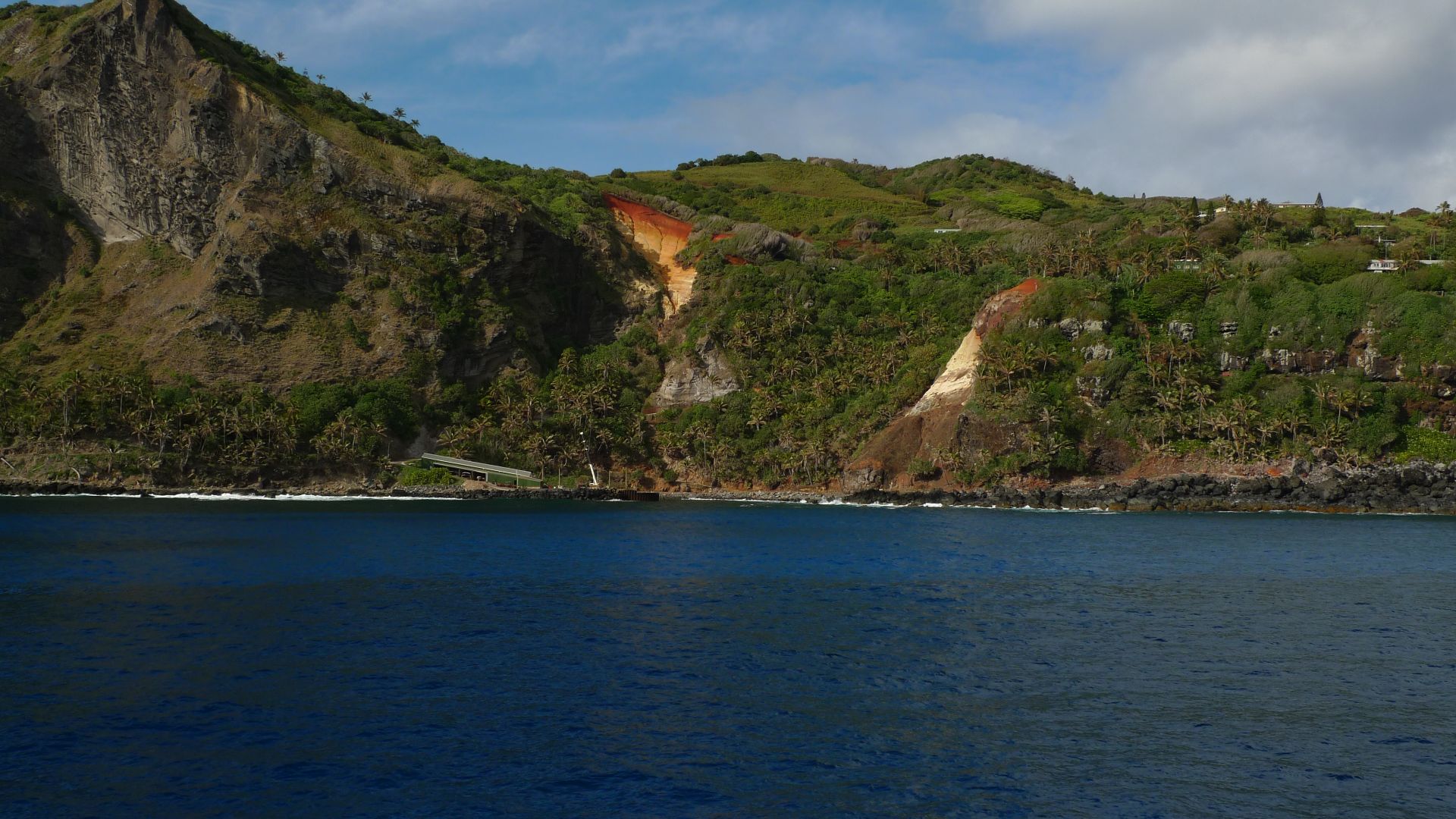 File:Approaching Bounty Bay - panoramio.jpg