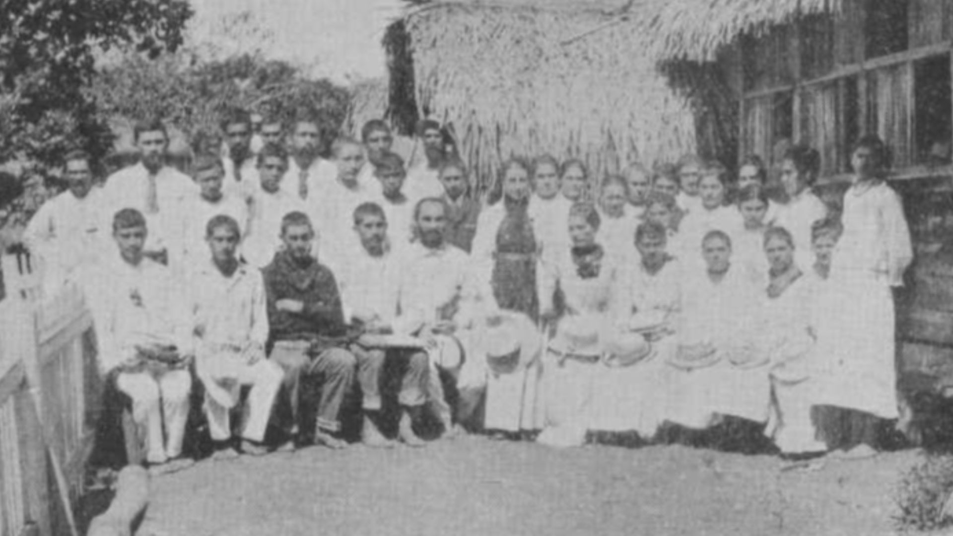 File:Hattie andre school, pitcairn island.jpg