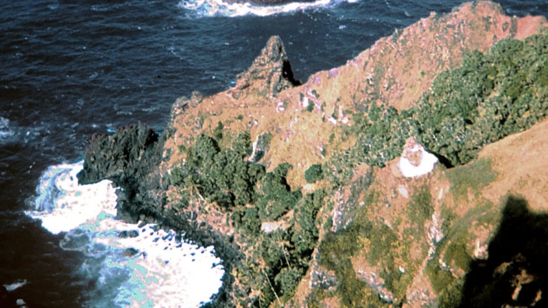 File:Pitcairn Island shoreline.jpg