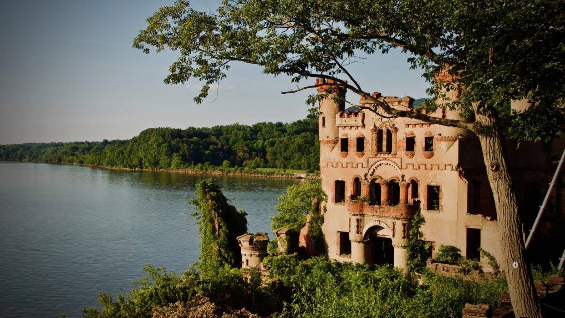 File:Bannerman Castle.jpg