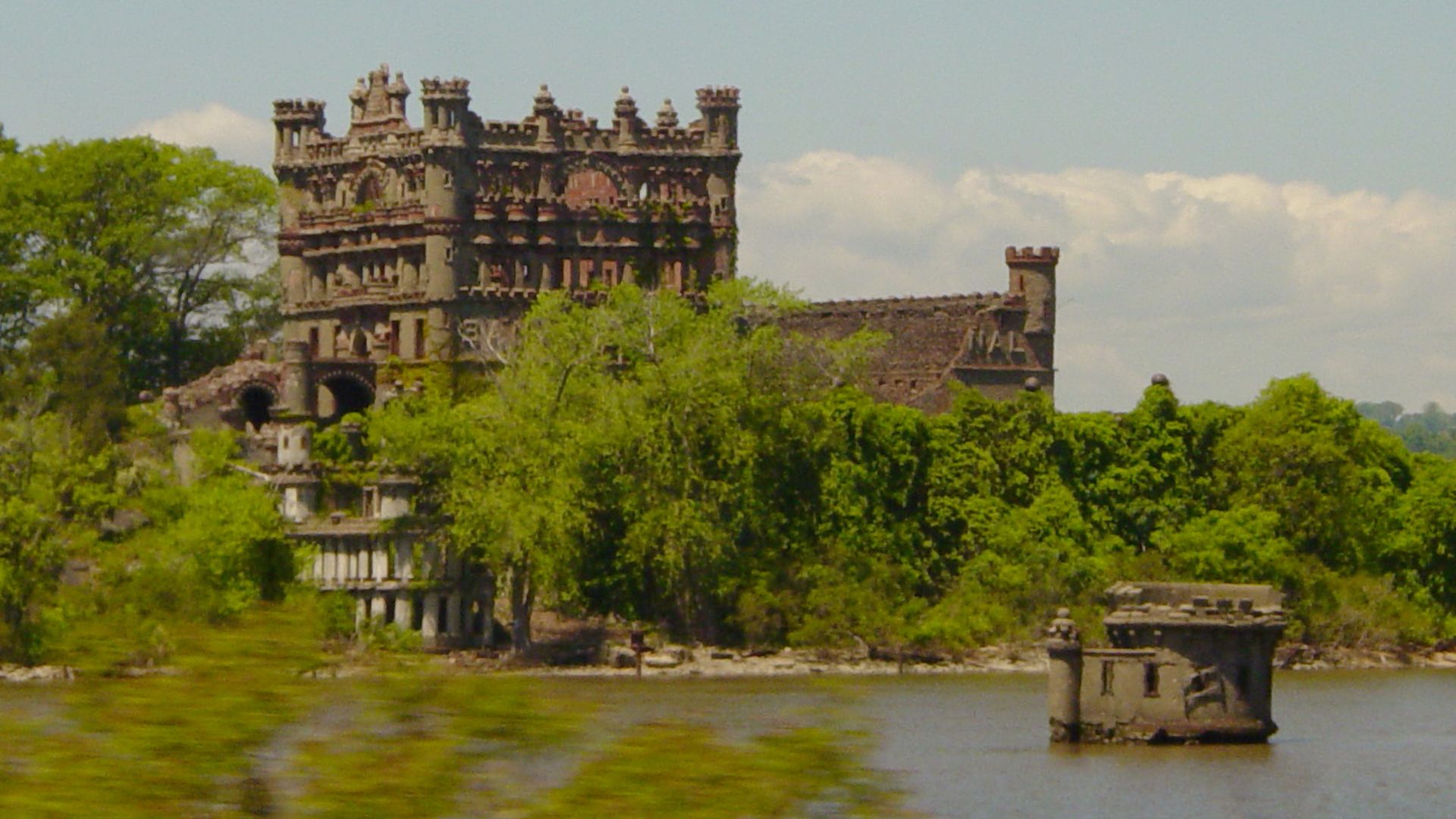 File:BannermanCastle3685.jpg