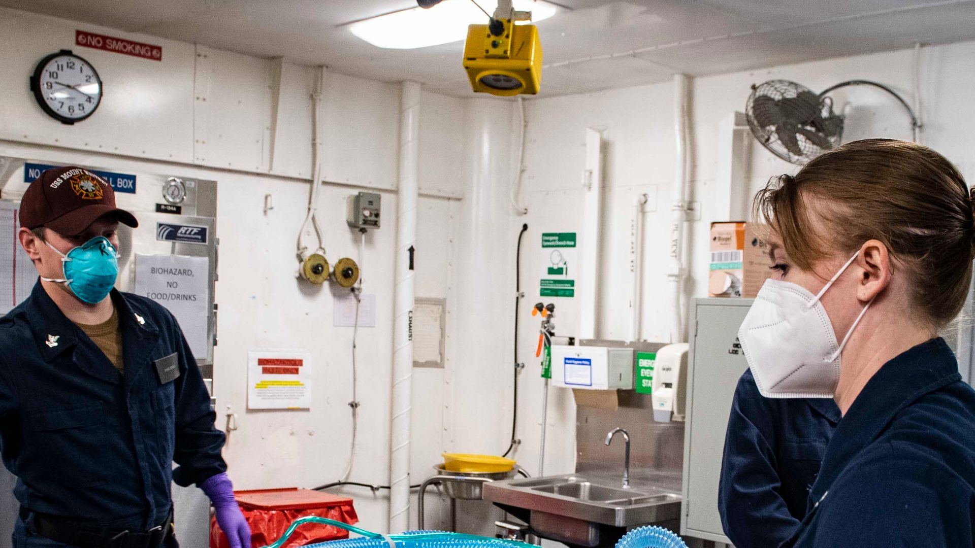 File:-USS Mount Whitney (LCC 20) medical evacuation drill in Gaeta, Italy, May 7, 2020- (49870680621).jpg