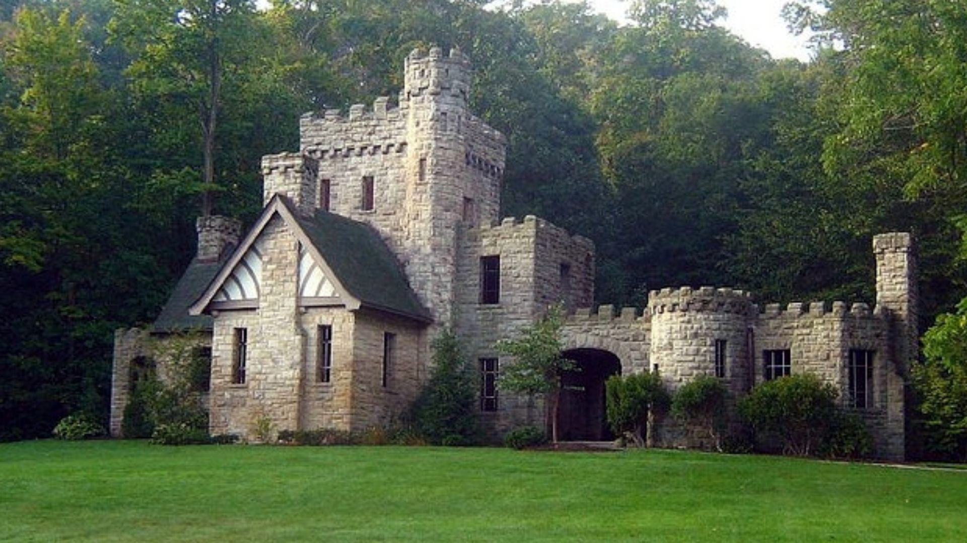 File:Squire's Castle 2.jpg