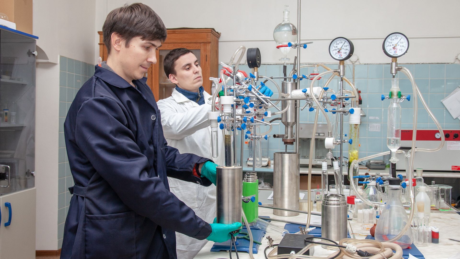 File:Lab for Ecological Radiology of the Institute of Geodinamics and Geology.jpg