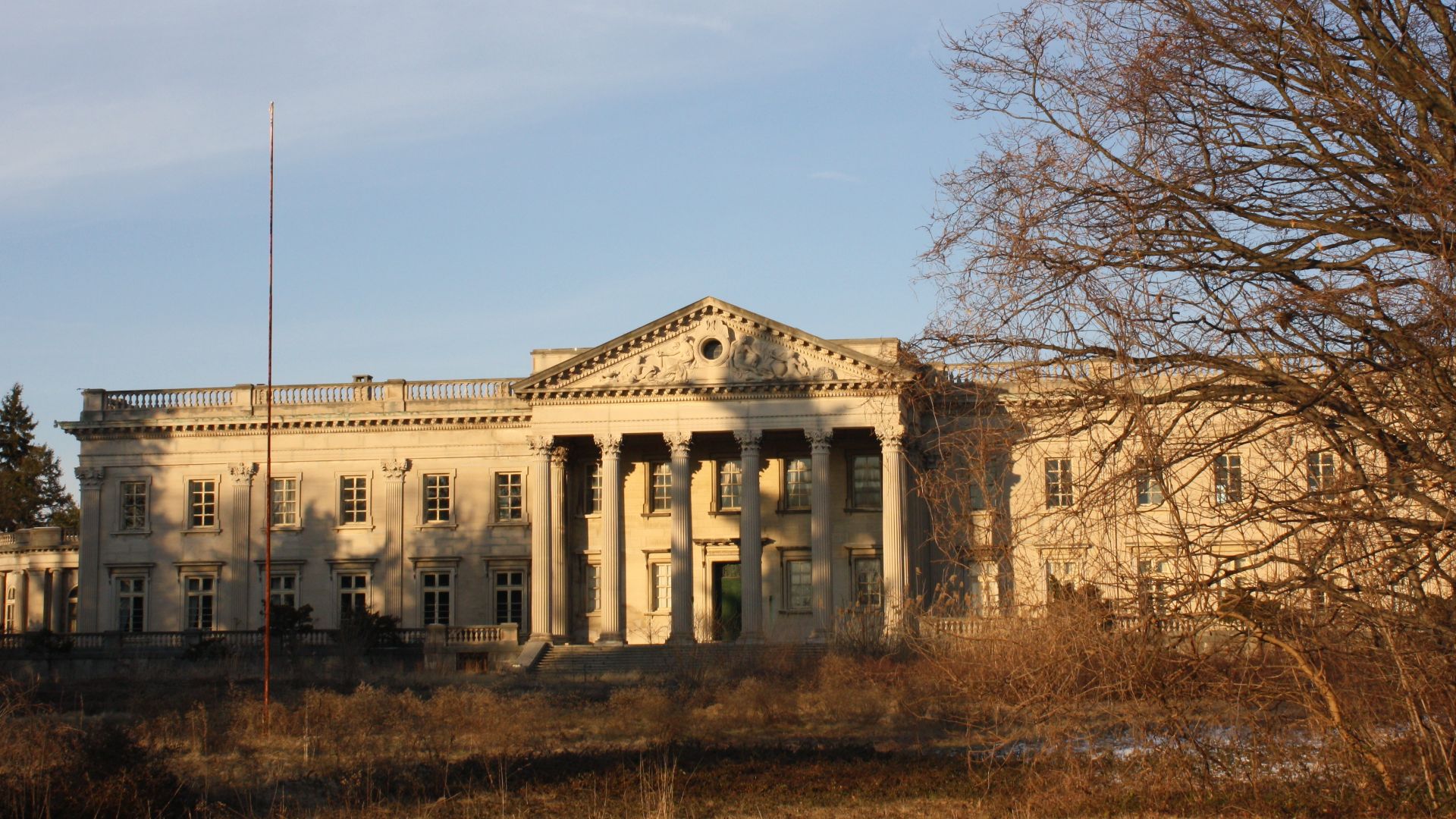 File:Lynnewood Hall, Elkins Park PA 01.JPG
