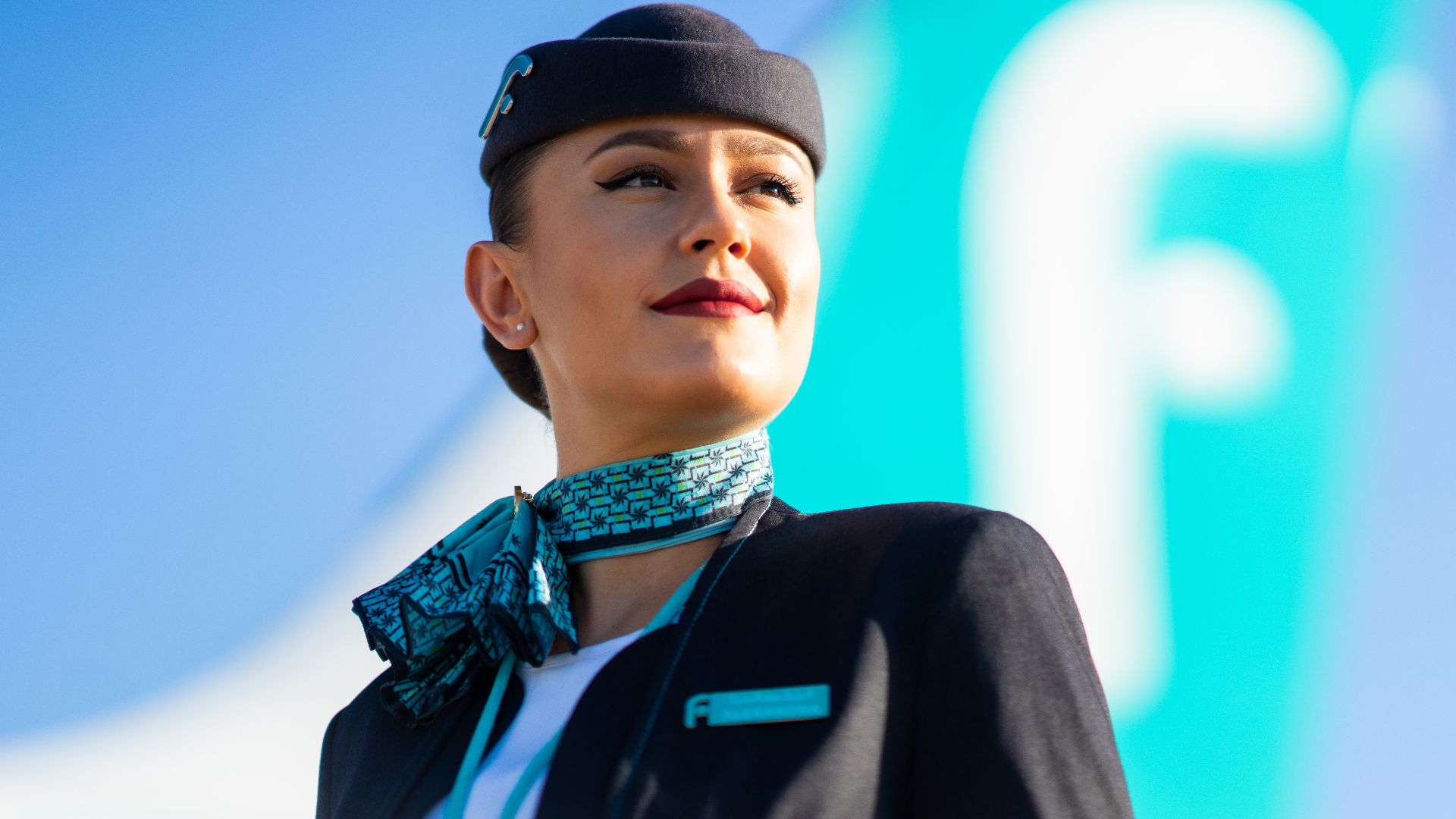 File:Female flight attendants Flynas 2023.jpg