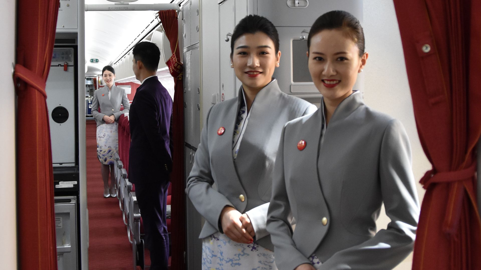 File:Shanghai inaugural flight (28388766079).jpg