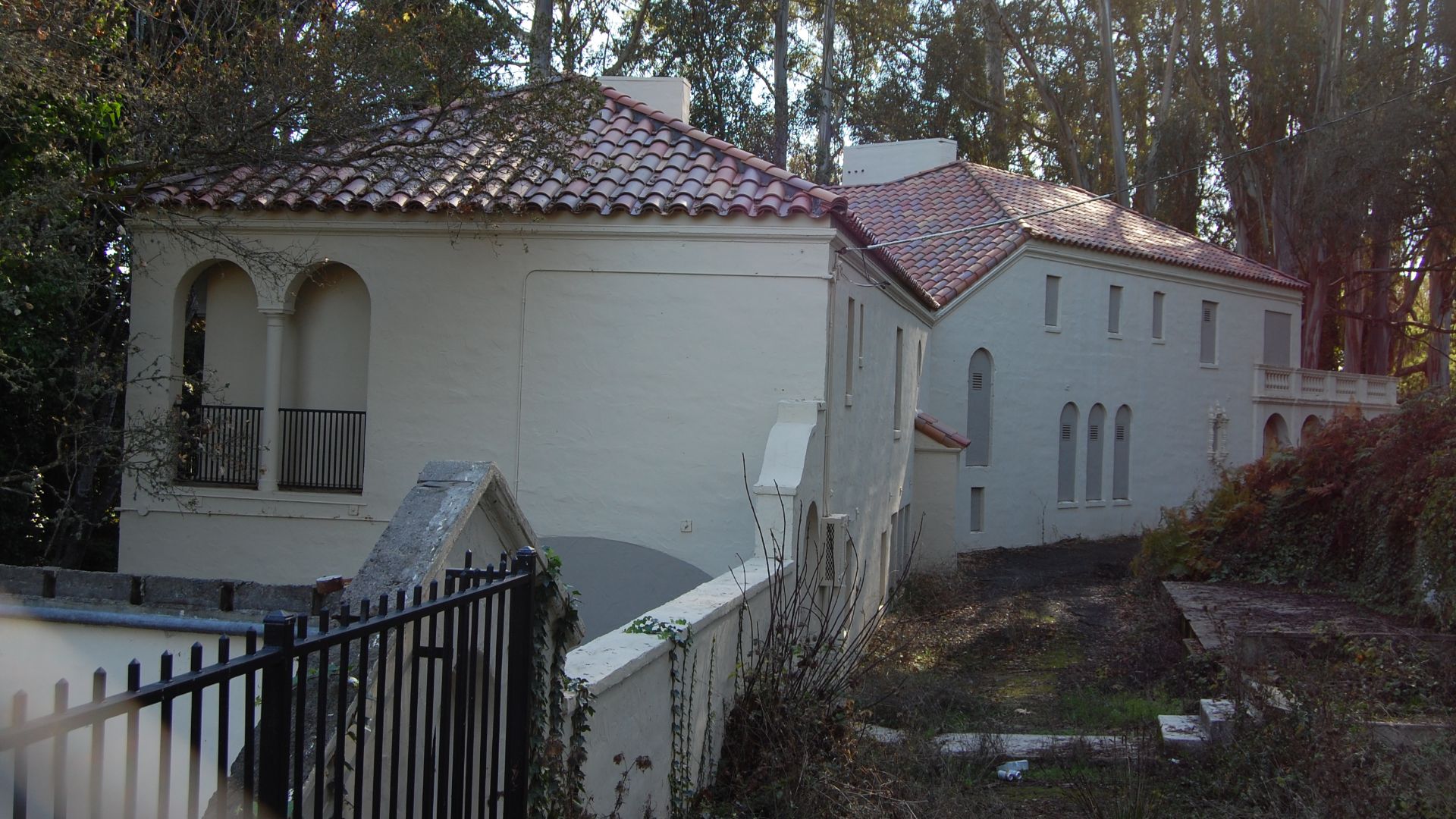 File:USA-Capitola-Rispin Mansion.jpg